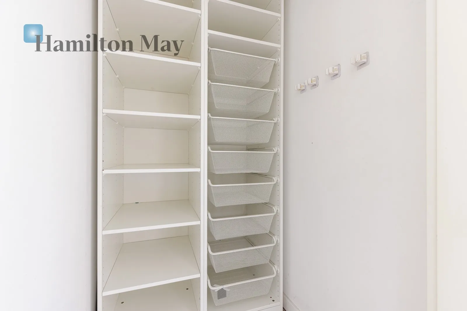 Modern, spacious apartment in the green part of Wawer.

 - slider