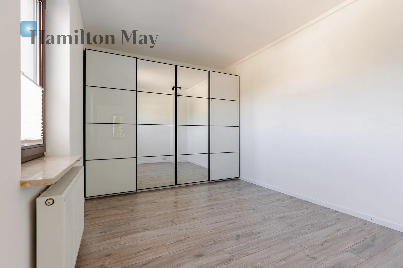 Modern, spacious apartment in the green part of Wawer.

 - slider