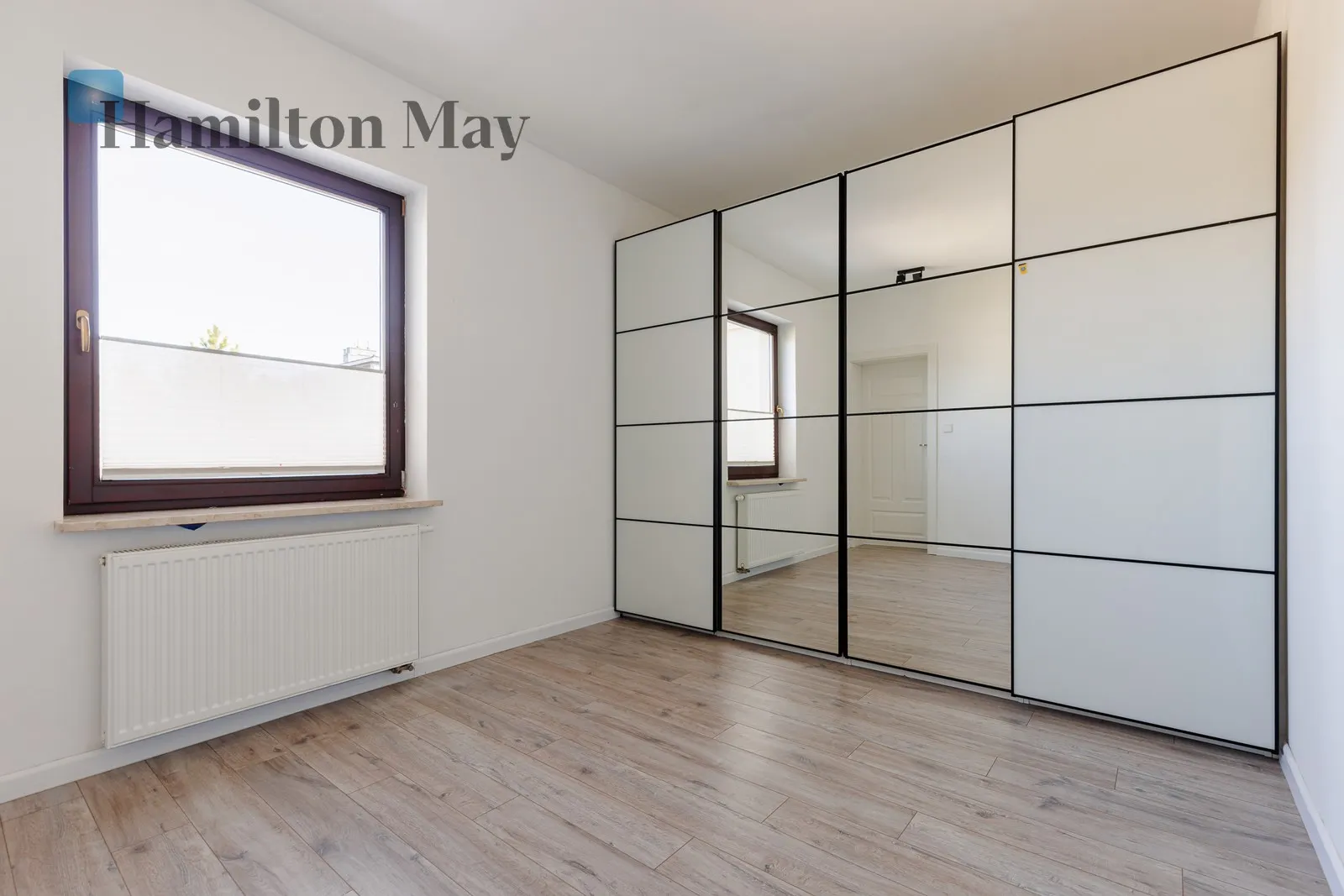 Modern, spacious apartment in the green part of Wawer.

 - slider