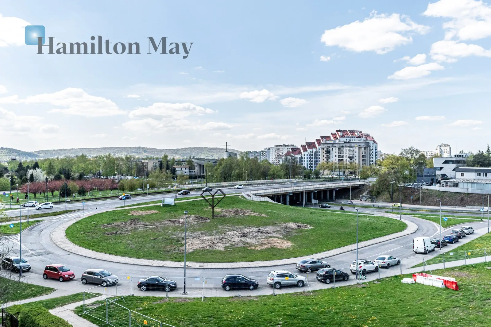 Region: Bronowice Distance to centre: 3.9 km Price: 2970000 PLN Bedrooms: 3 Bathrooms: 3 - slider
