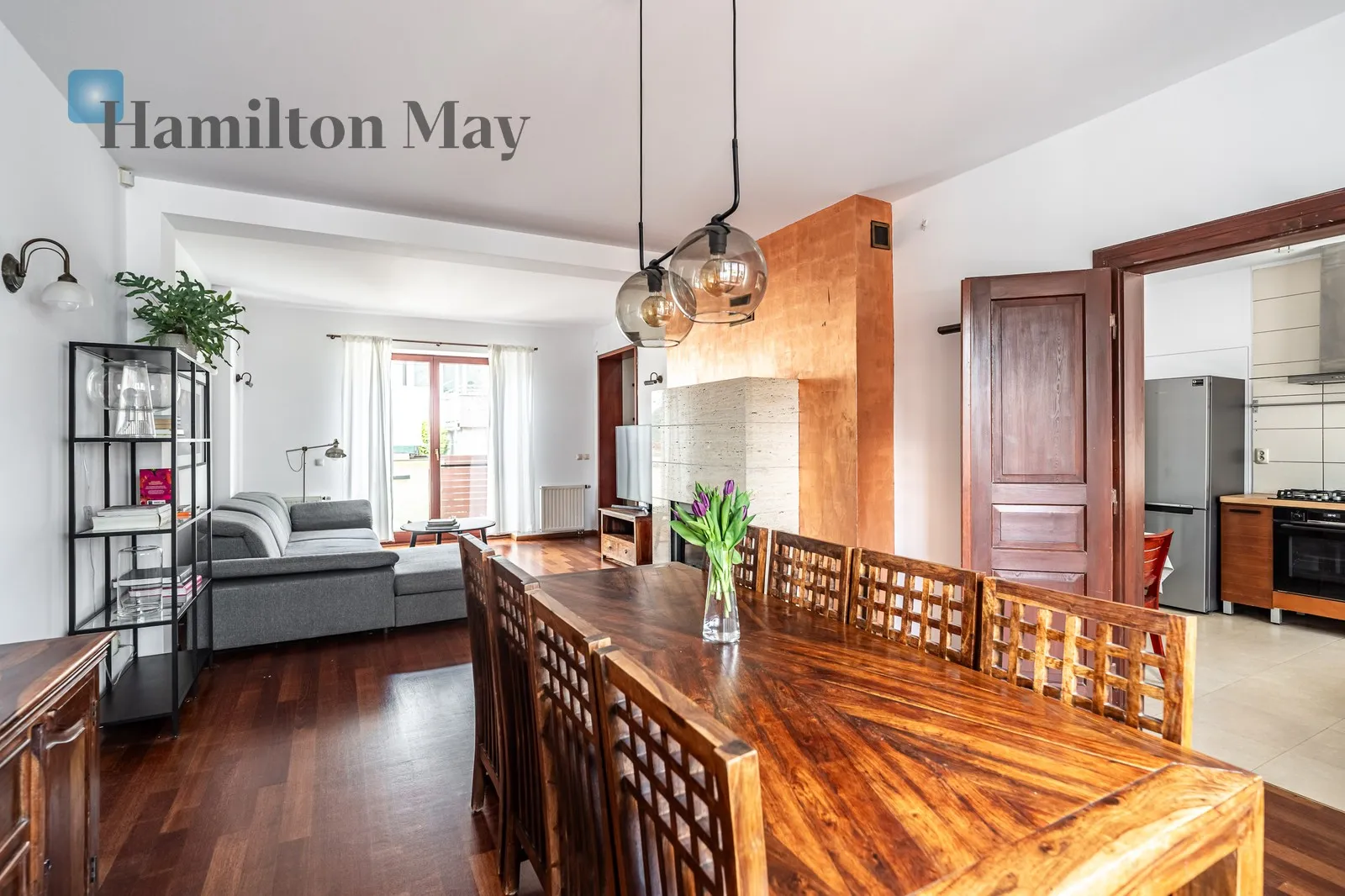 Street: Gustawa Ehrenberga Region: Prądnik Biały Distance to centre: 3.17 km Price: 2900000 PLN Bedrooms: 4 Bathrooms: 3 Plot size: 420m2 - slider