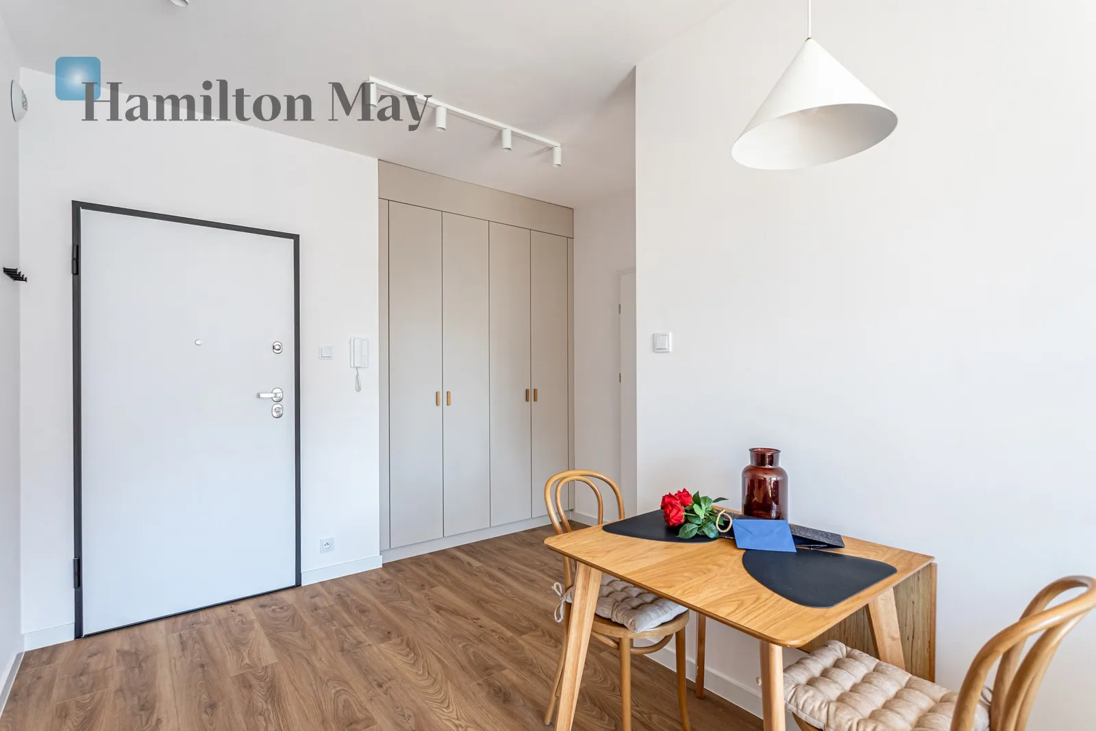 Subregion: Raków Distance to centre: 5.78 km Level: 4 Price: 825000 PLN Bedrooms: 1 Bathrooms: 1 Size: 37.97m2 Price/m2: 21728 PLN - slider