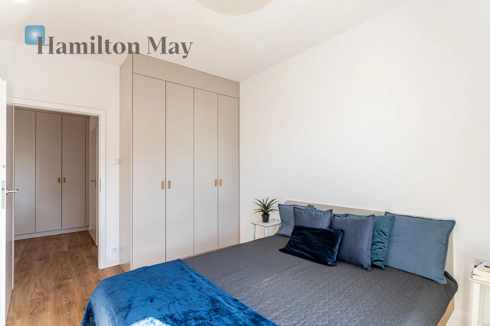 Region: Włochy Subregion: Raków Distance to centre: 5.78 km Level: 4 Price: 825000 PLN Bedrooms: 1 Bathrooms: 1 - slider