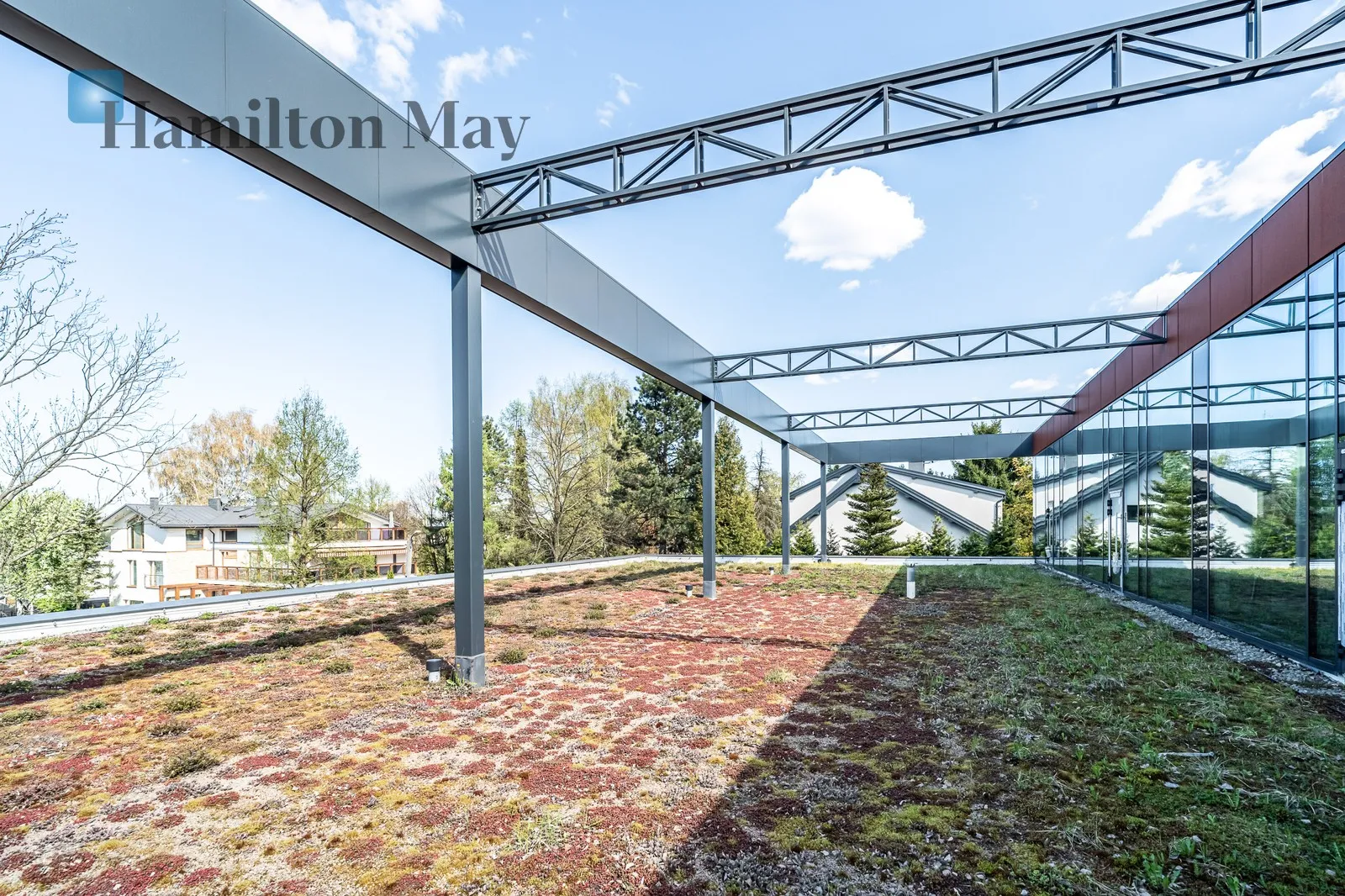 City: Kraków Street: Chełmska Region: Zwierzyniec Distance to centre: 6.43 km Level: 1 Price: 22000 PLN Bedrooms: null - slider