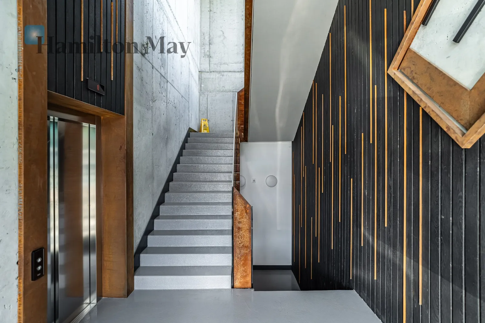 City: Kraków Street: Chełmska Region: Zwierzyniec Distance to centre: 6.43 km Level: 1 Price: 22000 PLN Bedrooms: null Bathrooms: null - slider