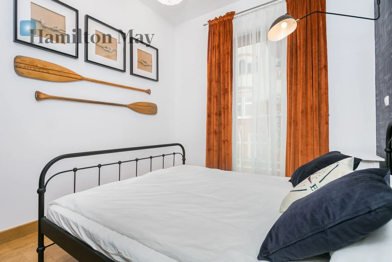 Region: Stare Miasto Level: 2 Price: 5700 PLN Bedrooms: 2 - slider