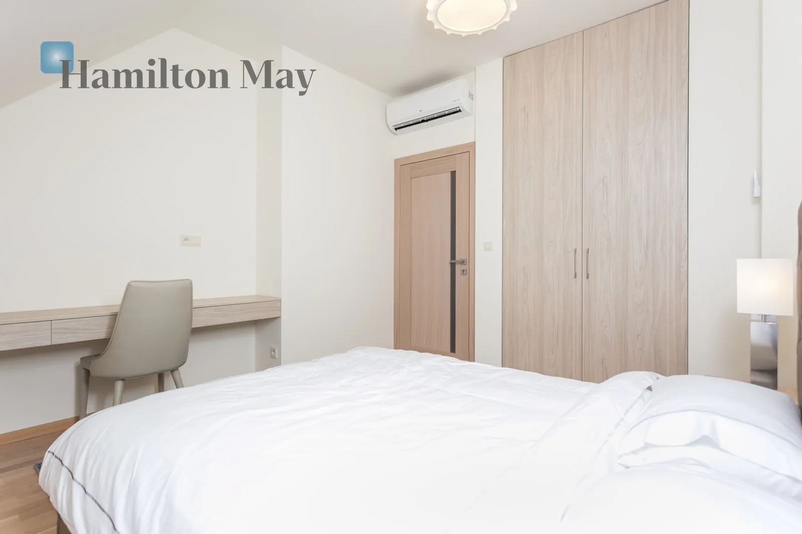 Level: -9 Price: 9000 PLN Bedrooms: 3 Bathrooms: 2 Plot size: 420m2 - slider