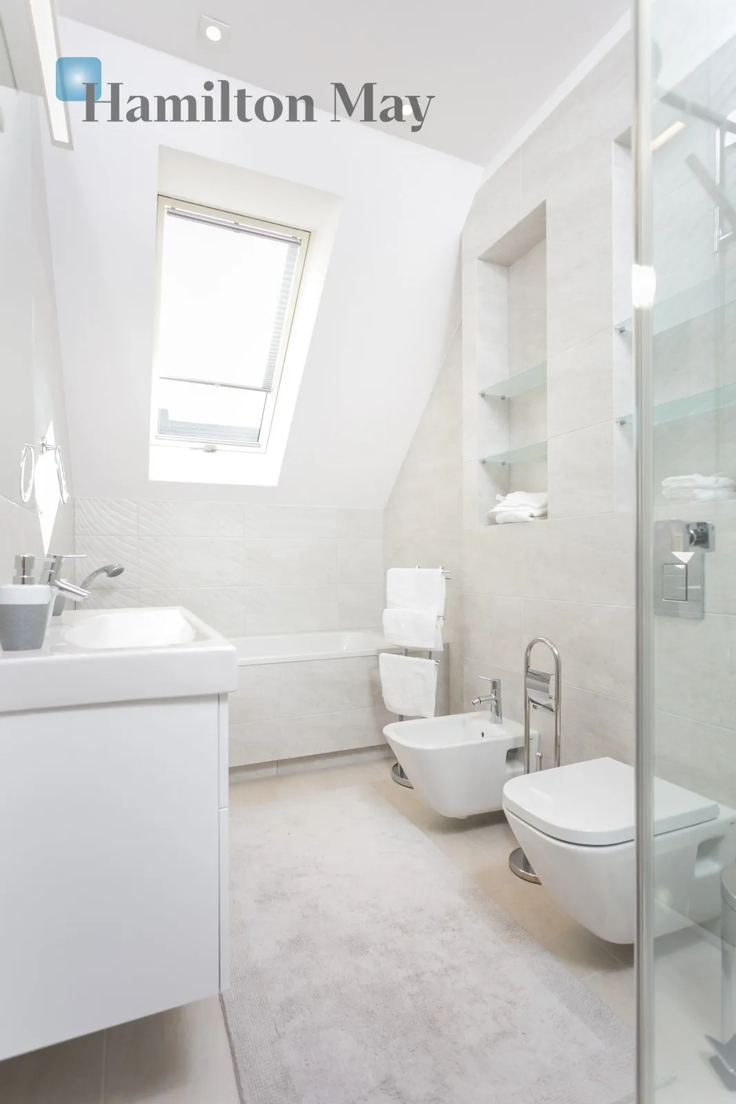 Region: Mogilany Distance to centre: 13.89 km Level: -9 Price: 9000 PLN - slider