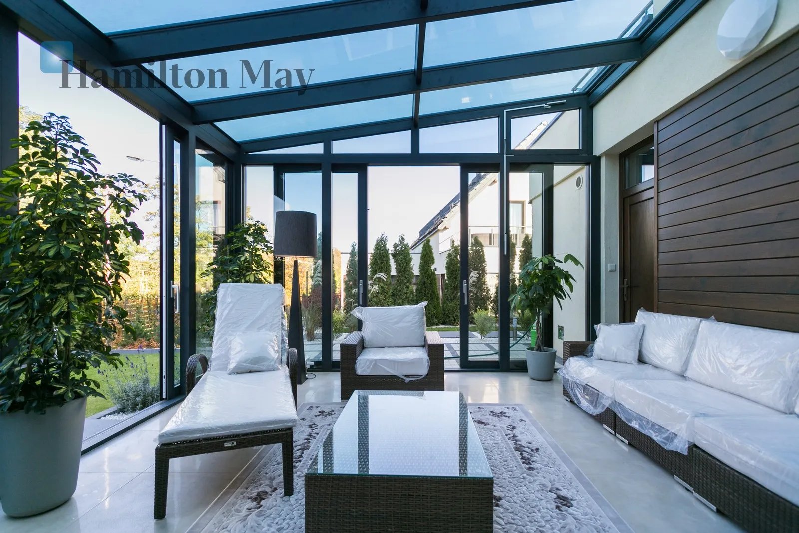 Level: -9 Price: 9000 PLN Bedrooms: 3 Bathrooms: 2 Plot size: 420m2 Price/m2: 64 PLN - slider