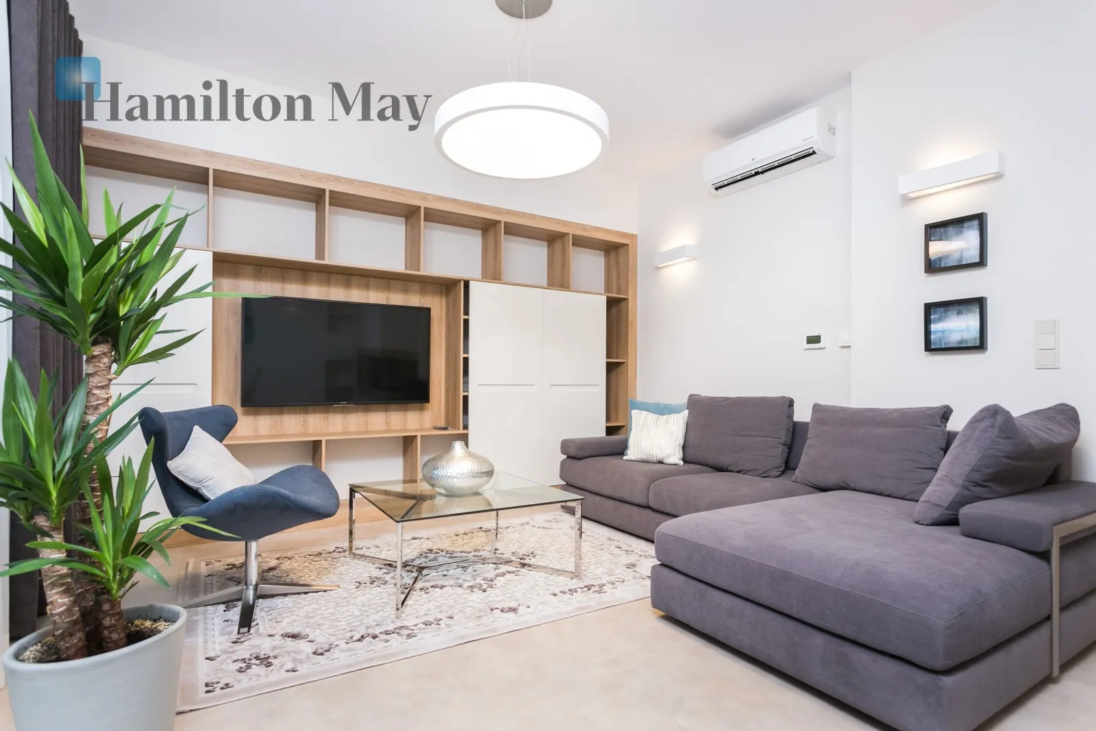 Street: Parkowe Wzgórze Region: Mogilany Distance to centre: 13.89 km Level: -9 Price: 9000 PLN Bedrooms: 3 Bathrooms: 2 Plot size: 420m2 - slider