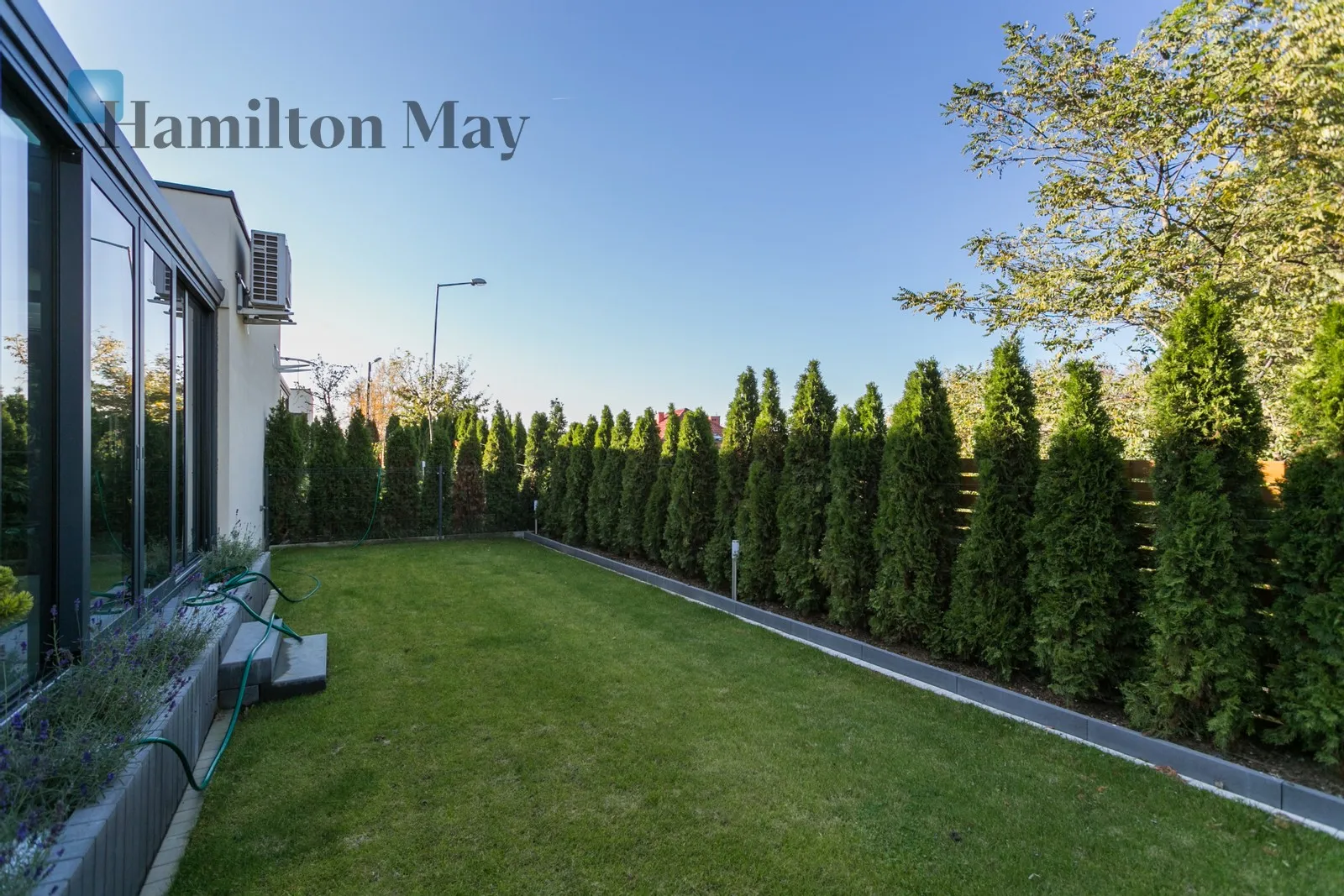 Price: 9000 PLN Bedrooms: 3 Bathrooms: 2 - slider