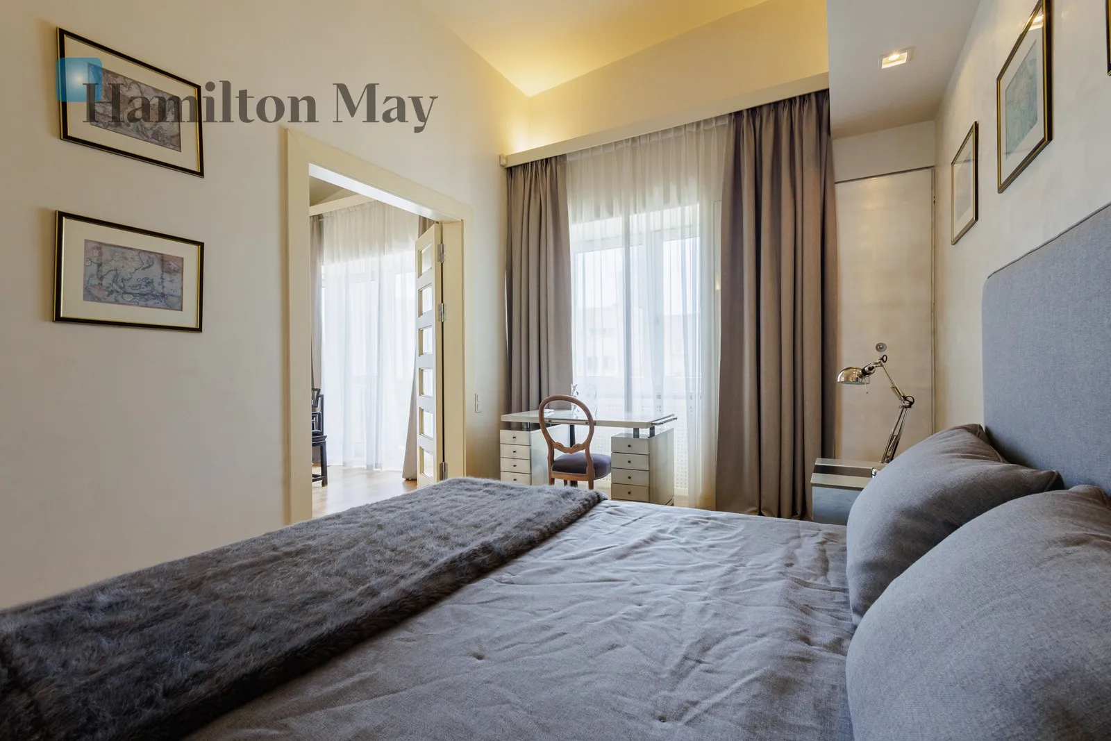City: Warszawa Street: Ogrodowa Region: Warszawa Distance to centre: 1.88 km Level: 10 Price: 7800 PLN - slider
