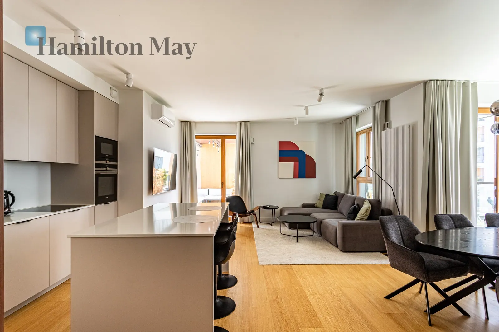 City: Warszawa Street: Ludwiki Region: Wola Subregion: Czyste Distance to centre: 3.2 km Level: 1 Price: 15100 PLN Bedrooms: 3 Bathrooms: 3 Size: 115m2 Price/m2: 131 PLN - slider