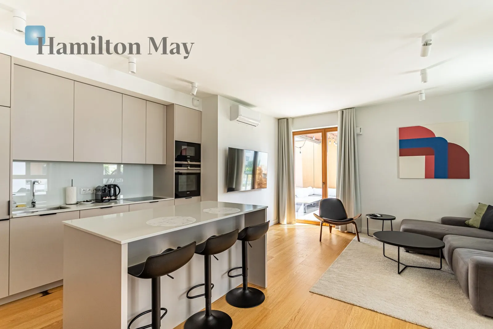 Street: Ludwiki Region: Wola Subregion: Czyste Distance to centre: 3.2 km Level: 1 Price: 15100 PLN Bedrooms: 3 Bathrooms: 3 Size: 115m2 Price/m2: 131 PLN - slider