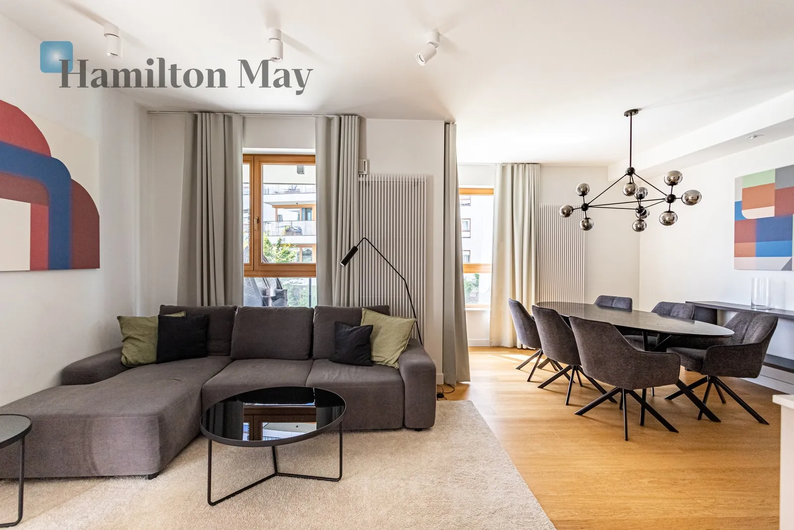 Street: Ludwiki Region: Wola Subregion: Czyste Distance to centre: 3.2 km Level: 1 Price: 15100 PLN Bedrooms: 3 Bathrooms: 3 Size: 115m2 - slider