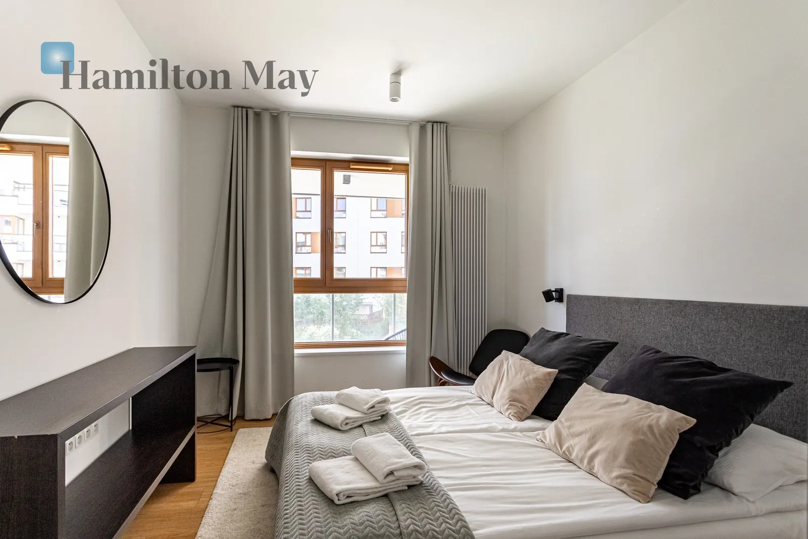 Street: Ludwiki Region: Wola Subregion: Czyste Distance to centre: 3.2 km Level: 1 Price: 15100 PLN Bedrooms: 3 - slider