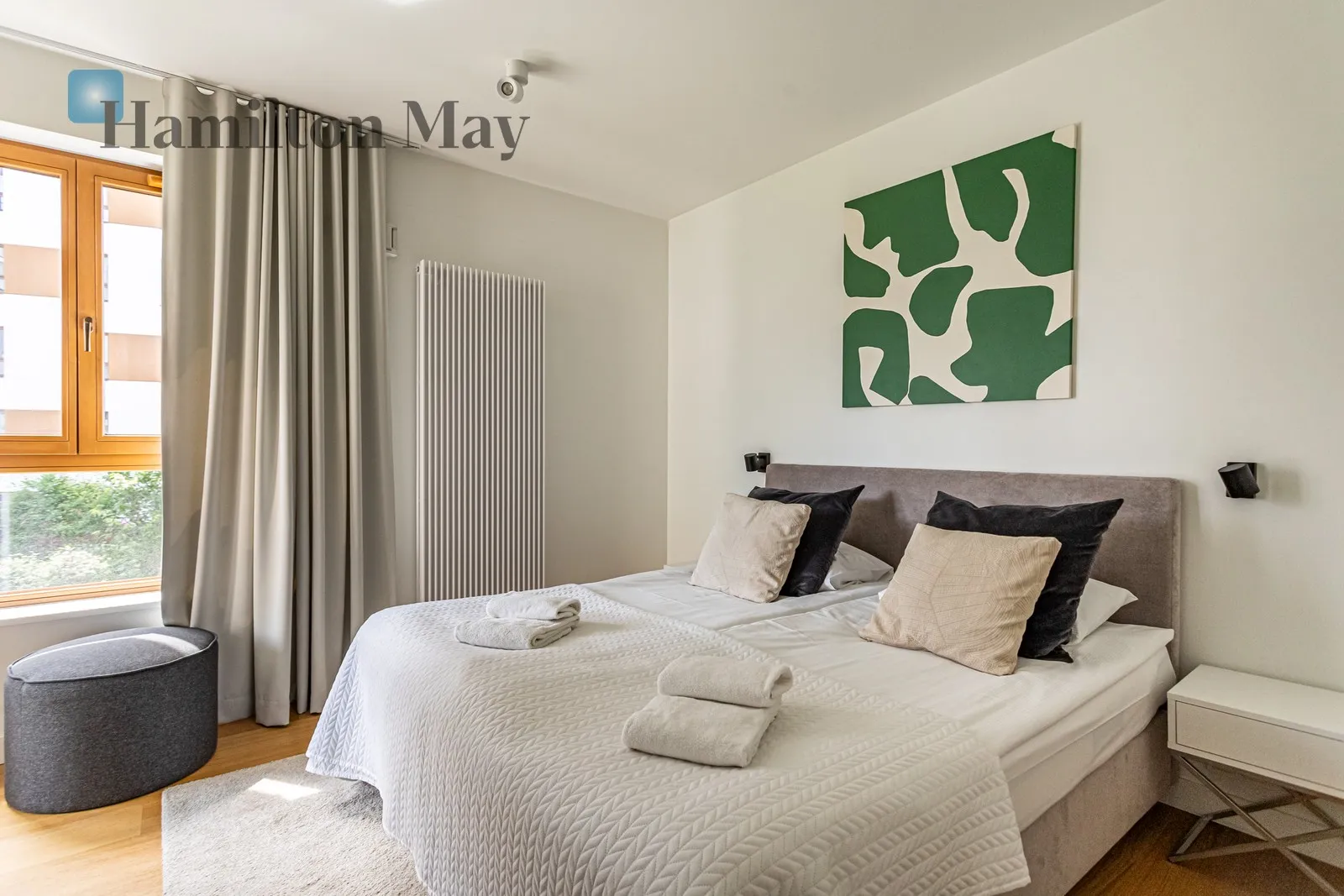 Subregion: Czyste Distance to centre: 3.2 km Level: 1 Price: 15100 PLN Bedrooms: 3 Bathrooms: 3 Size: 115m2 - slider
