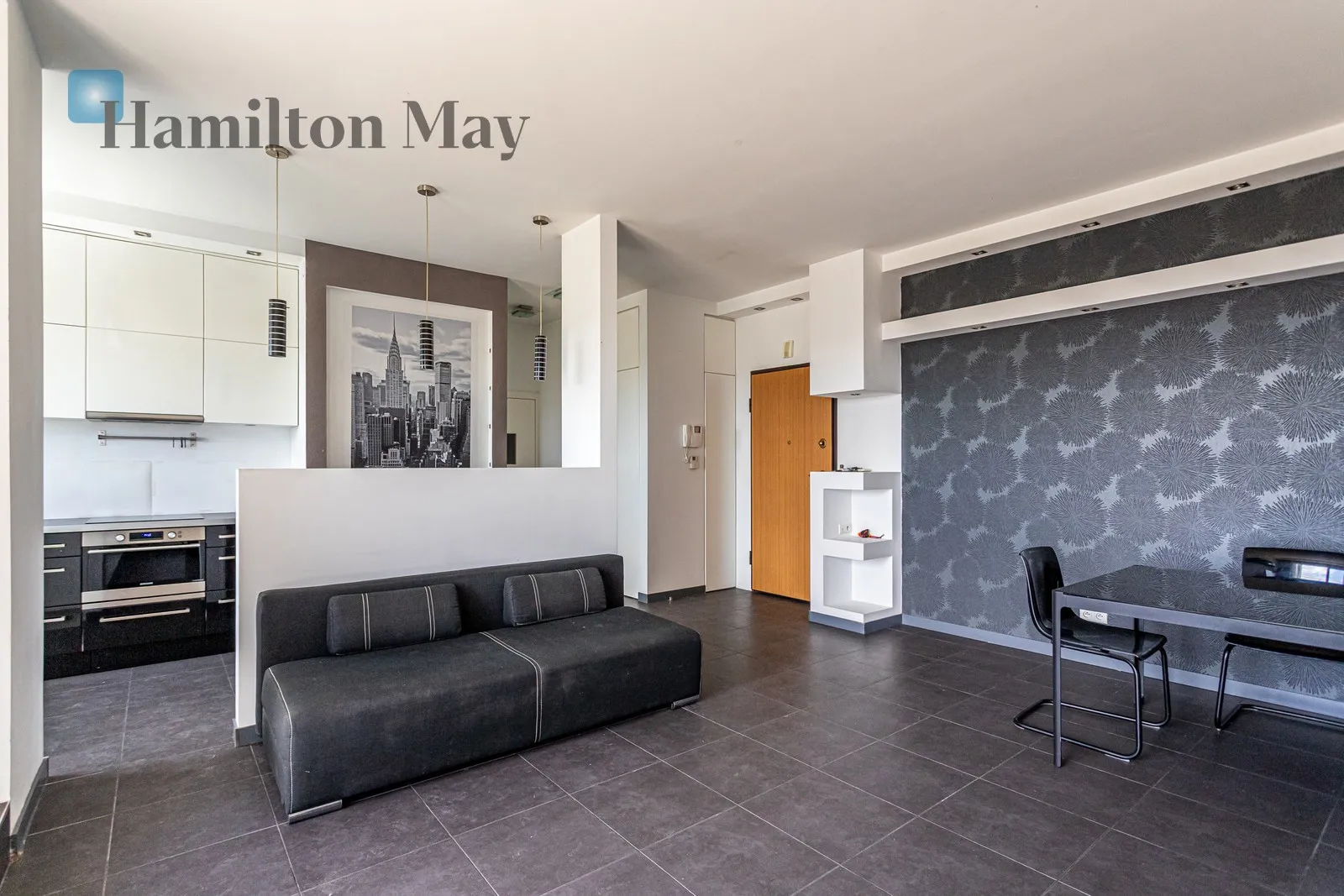 Street: Okopowa Region: Wola Distance to centre: 2.87 km Level: 16 Price: 4900 PLN Bedrooms: 1 - slider