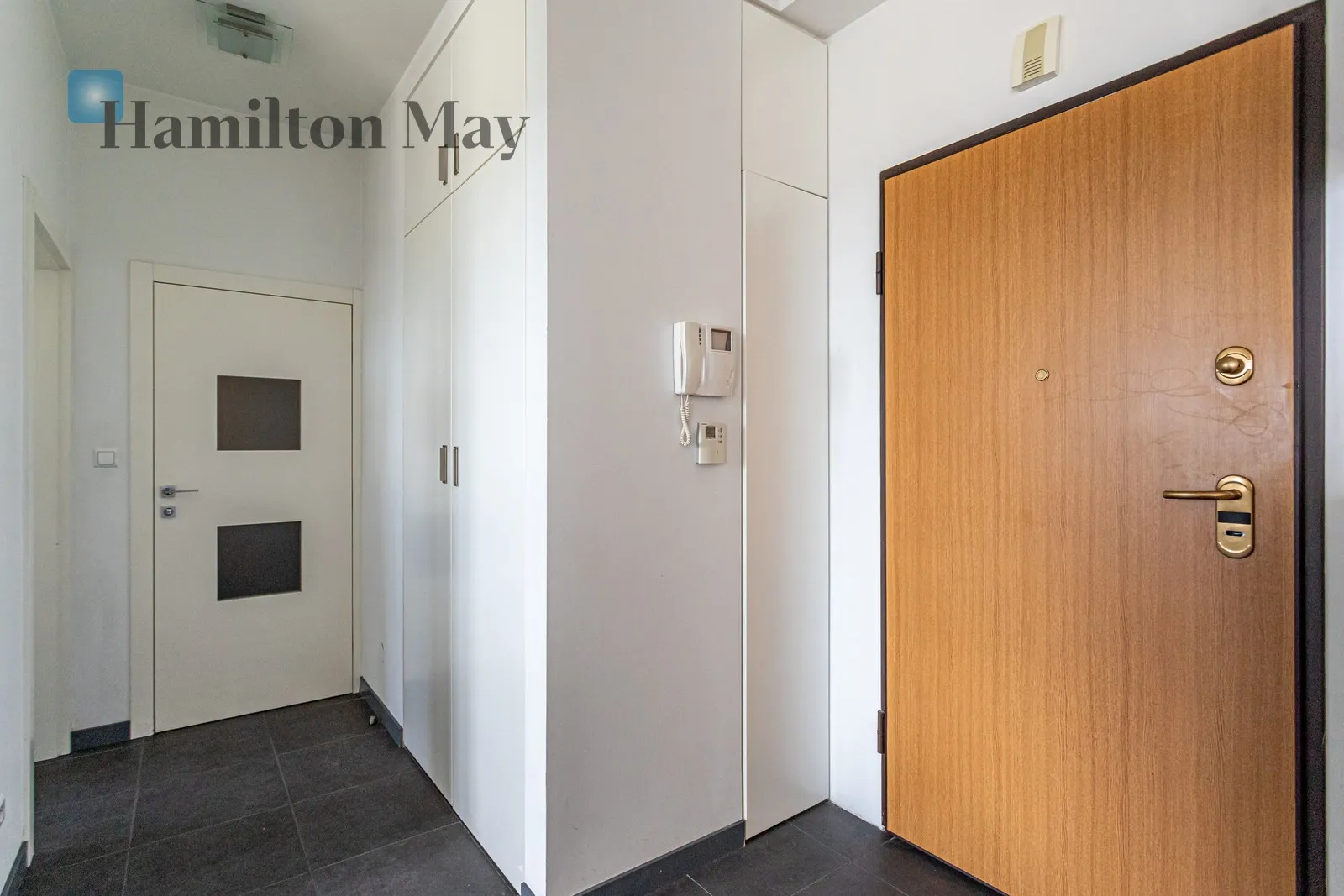 Region: Wola Distance to centre: 2.87 km Level: 16 Price: 4900 PLN Bedrooms: 1 Bathrooms: 1 - slider