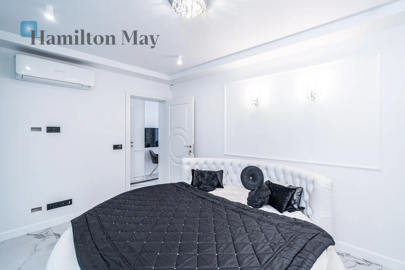 Subregion: Wola Justowska Level: 1 Price: 5500 PLN Bedrooms: 2 Bathrooms: 1 Size: 75m2 - slider