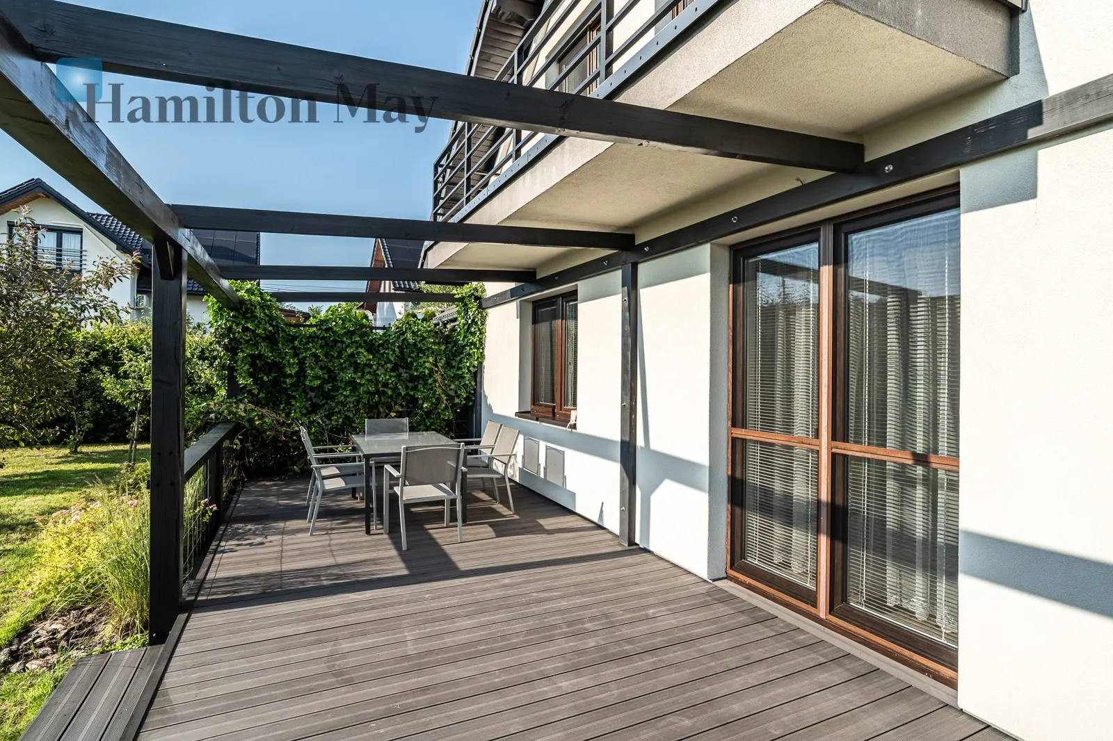 Bedrooms: 5 Bathrooms: 2 Plot size: 937m2 Price/m2: 51 PLN - slider