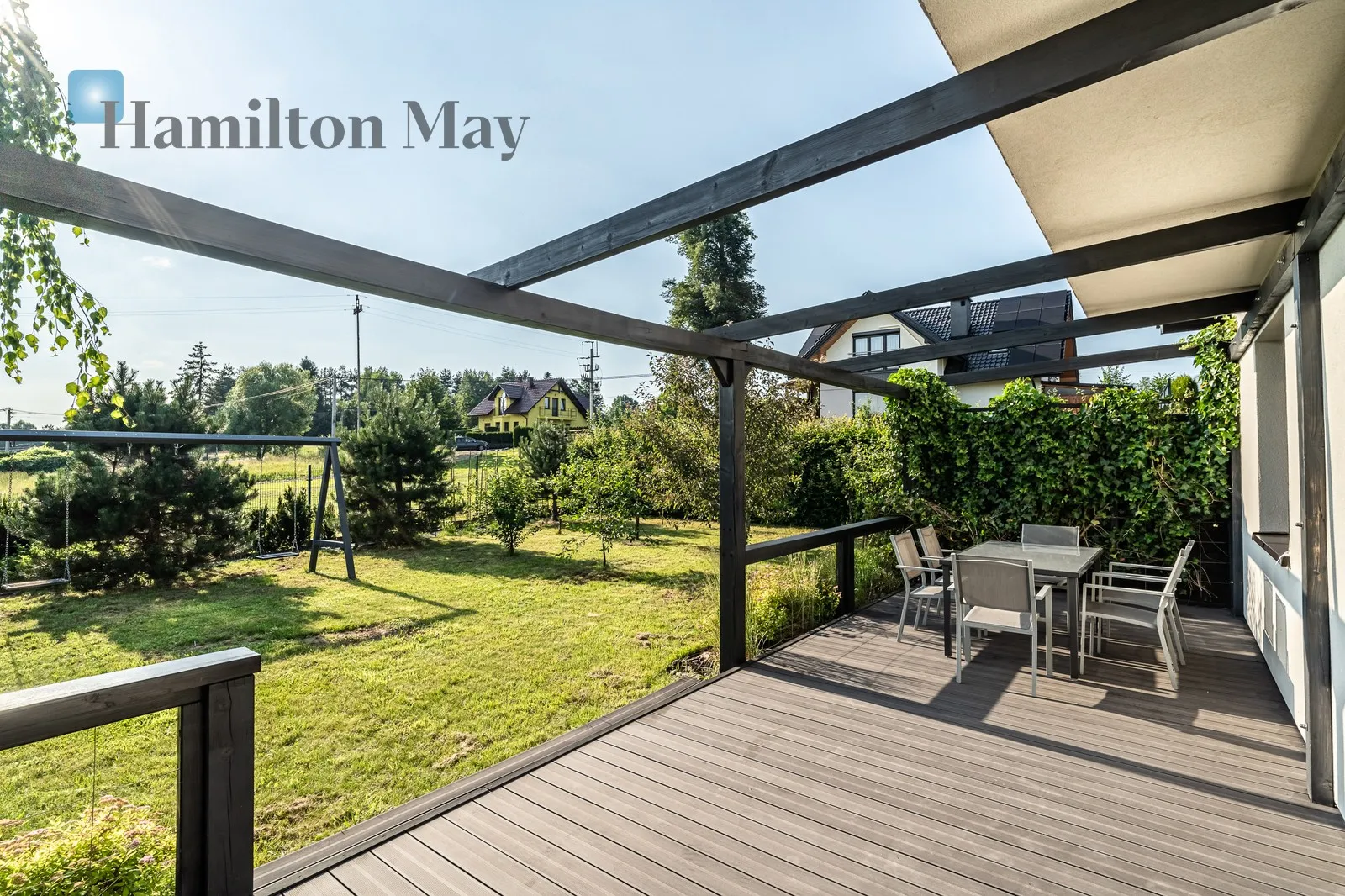 Price: 8500 PLN Bedrooms: 5 Bathrooms: 2 Plot size: 937m2 - slider