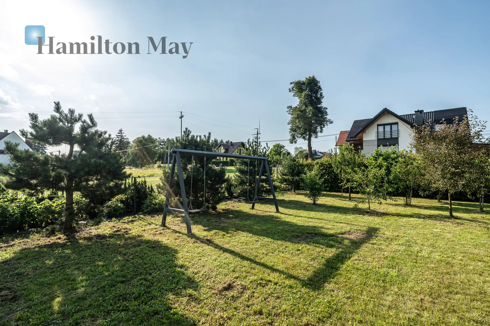 Price: 8500 PLN Bedrooms: 5 Bathrooms: 2 Plot size: 937m2 Price/m2: 51 PLN - slider