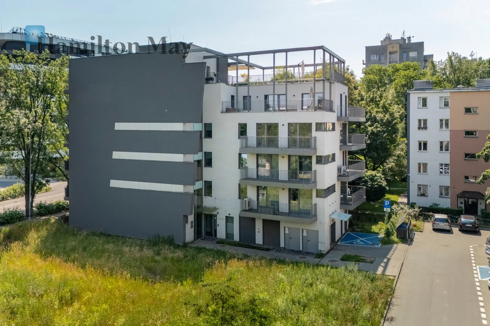A unique new apartment with a terrace right next to the Vistula River - slider