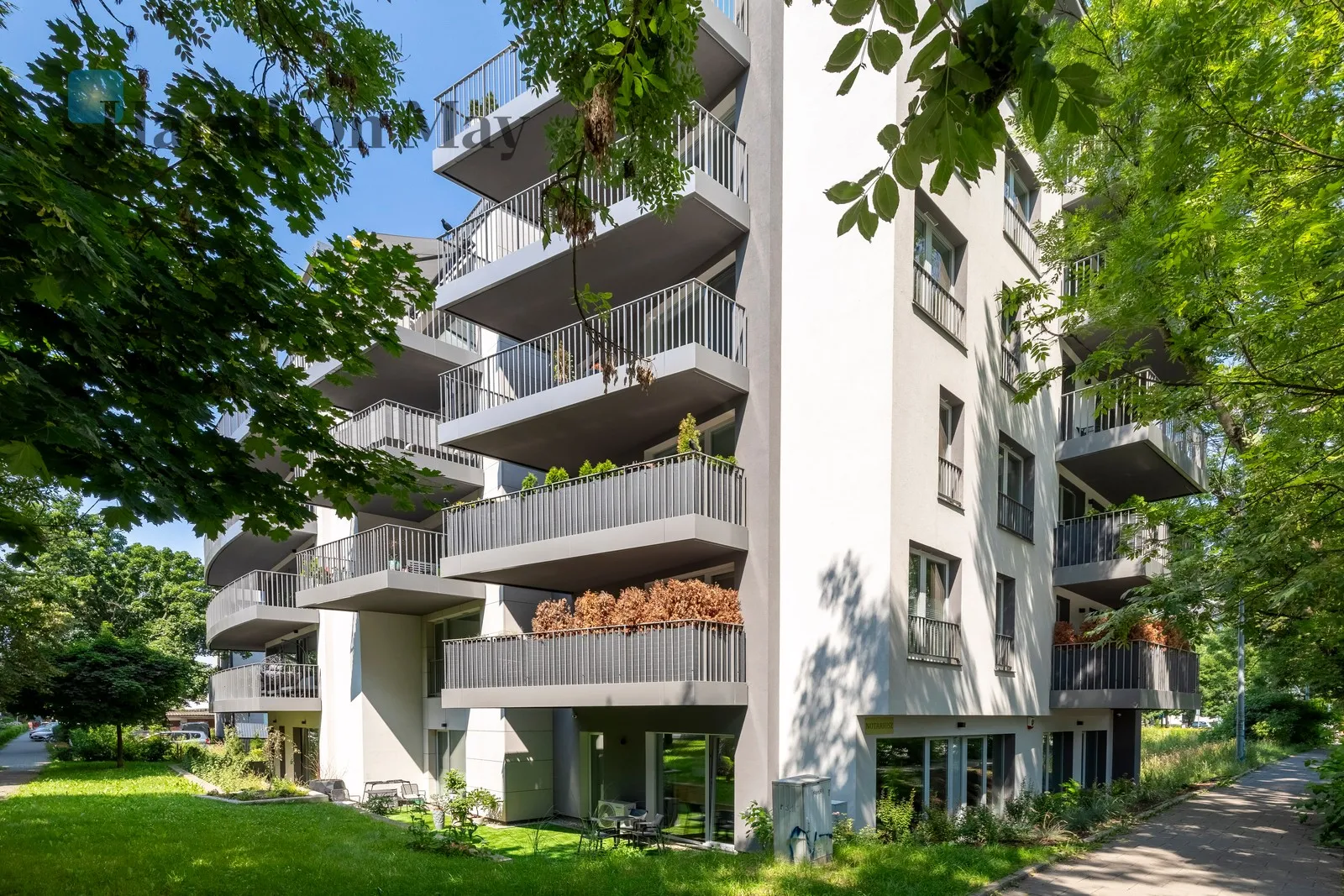 A unique new apartment with a terrace right next to the Vistula River - slider