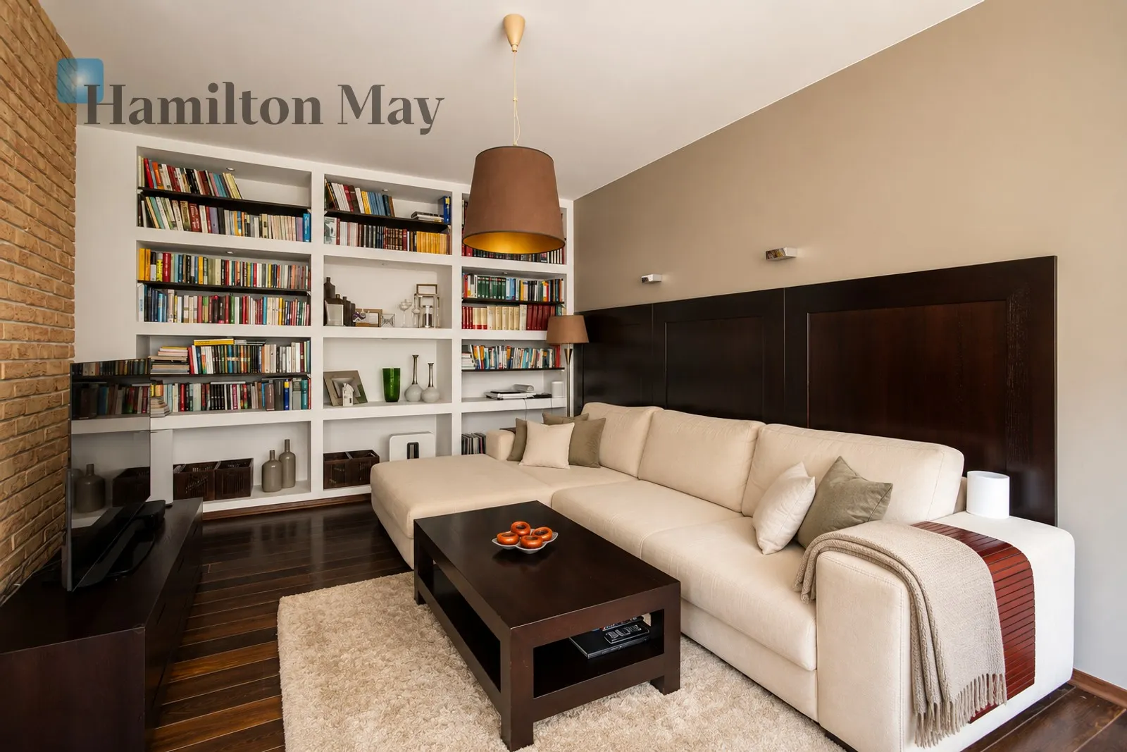City: Warszawa Street: Leszczyńska Region: Śródmieście Subregion: Powiśle Distance to centre: 1.63 km Level: 1 Price: 13900 PLN Bedrooms: 2 Bathrooms: 1 Size: 90m2 - slider