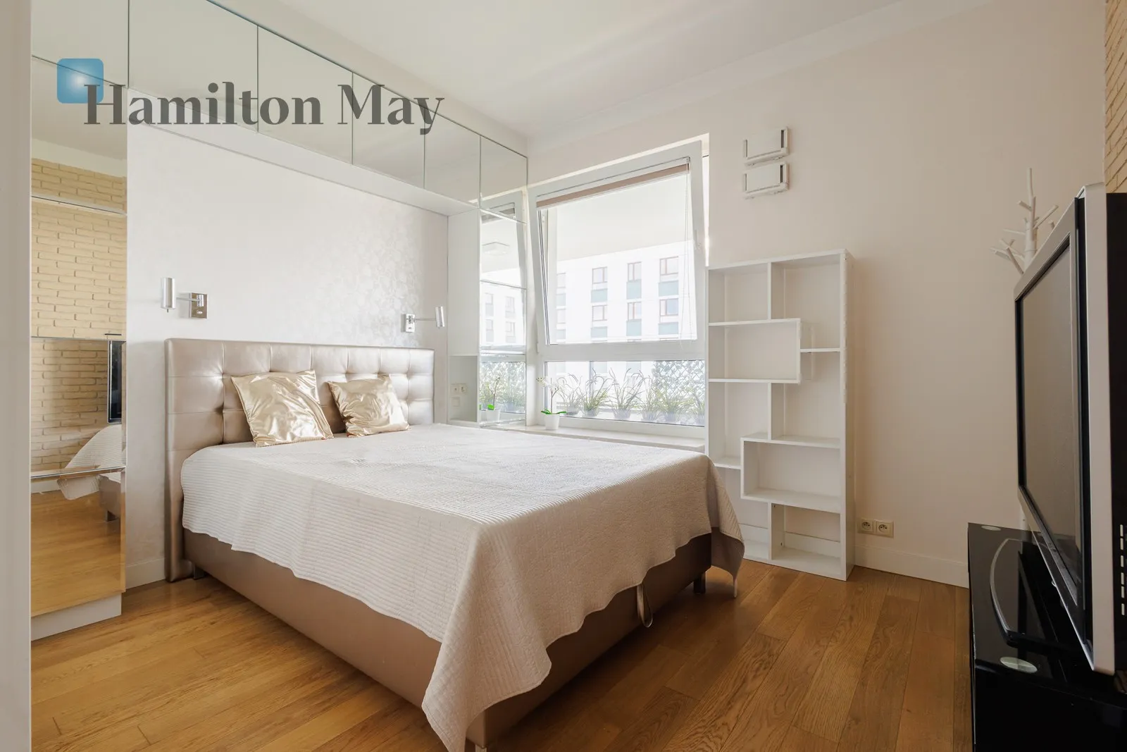 Region: Praga-Południe Subregion: Gocław Distance to centre: 4.38 km Level: 5 Price: 4300 PLN Bedrooms: 2 Bathrooms: 1 Size: 61m2 Price/m2: 70 PLN - slider