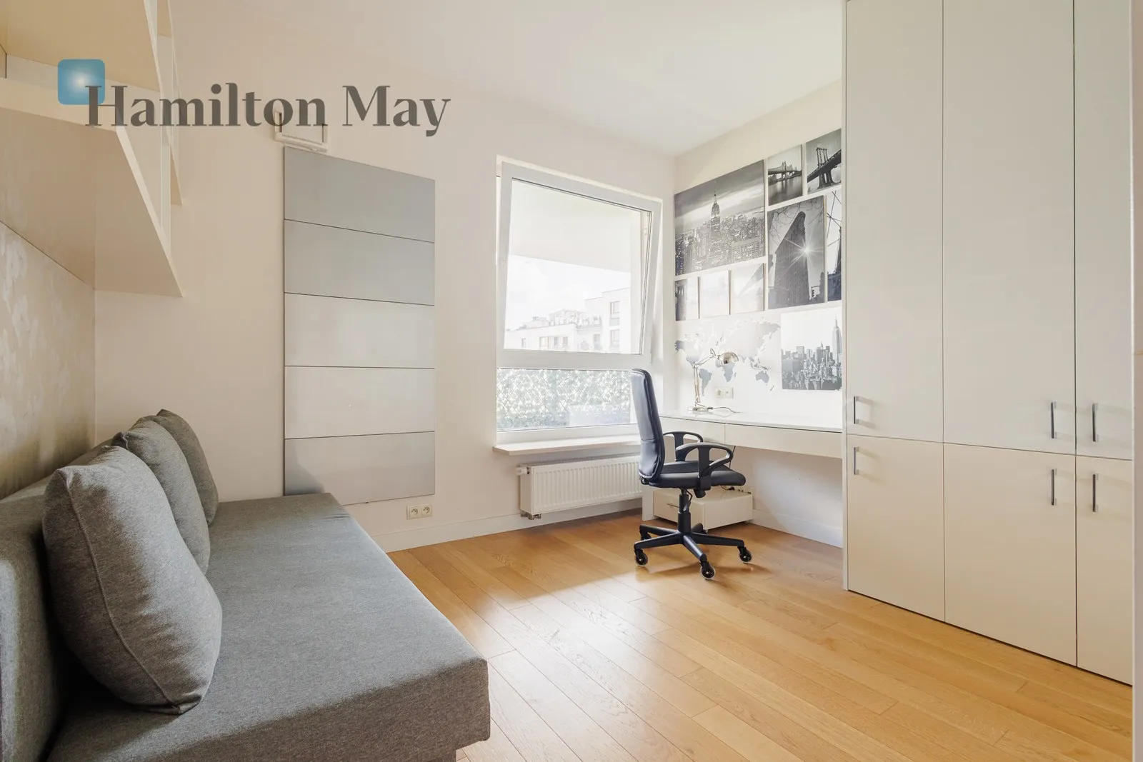 Region: Praga-Południe Subregion: Gocław Distance to centre: 4.38 km Level: 5 Price: 4300 PLN Bedrooms: 2 Bathrooms: 1 Size: 61m2 - slider