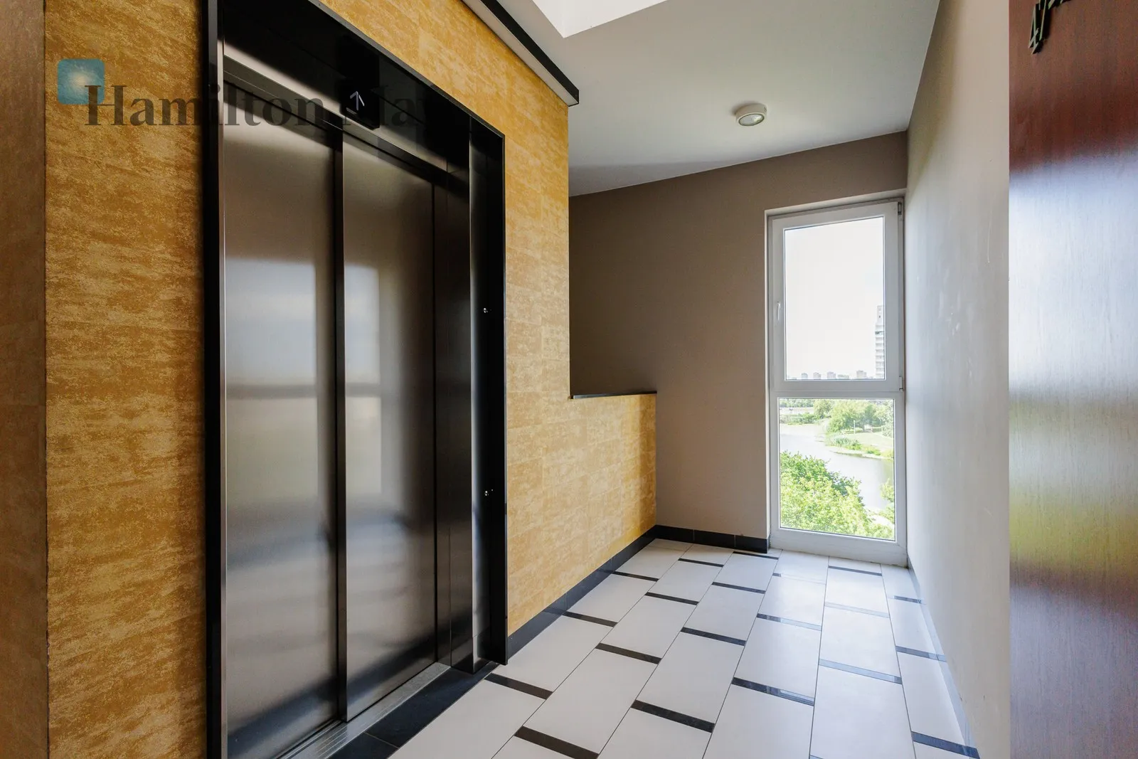 Region: Praga-Południe Subregion: Gocław Distance to centre: 4.38 km Level: 5 Price: 4300 PLN Bedrooms: 2 - slider