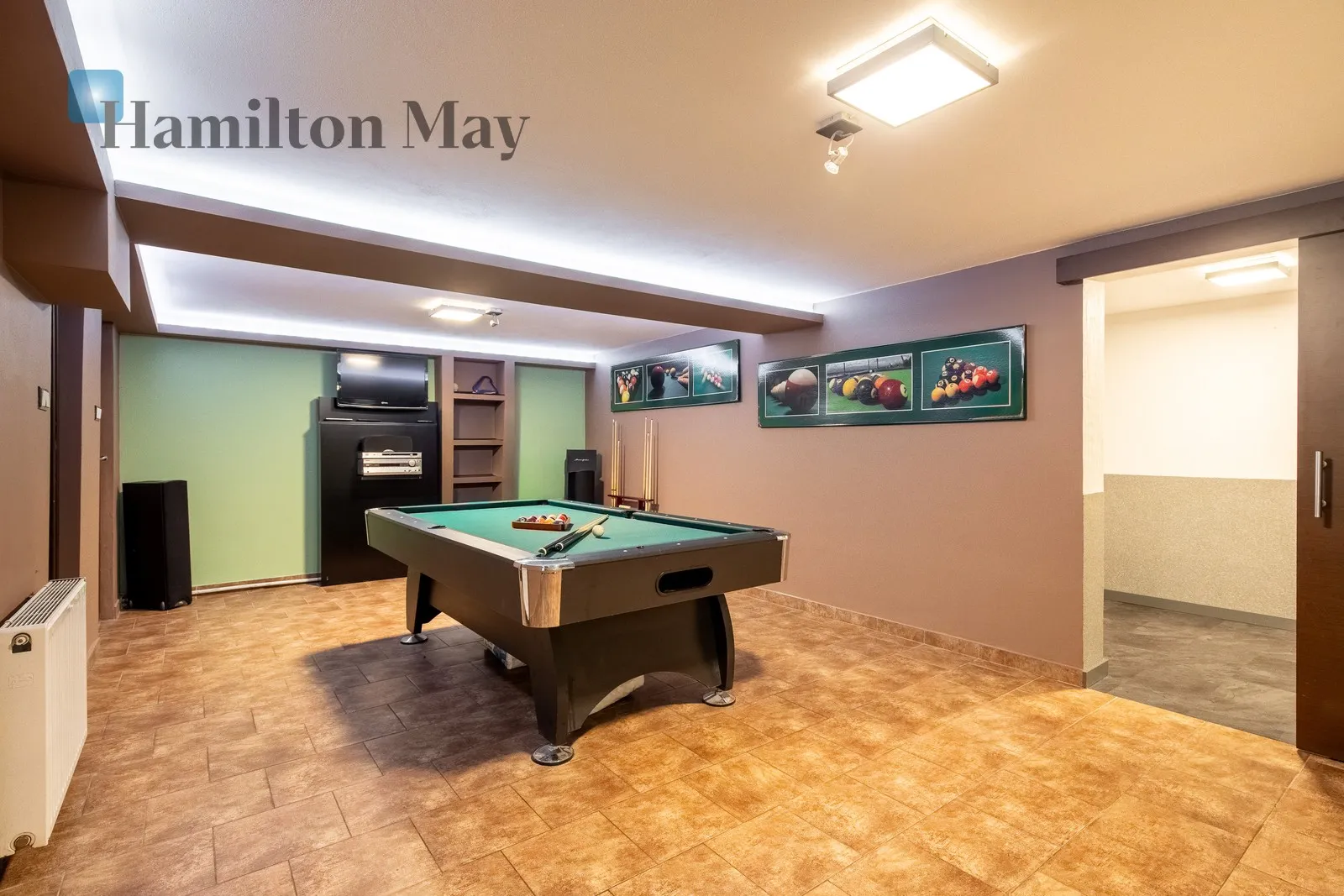Bathrooms: 2 Plot size: 600m2 - slider