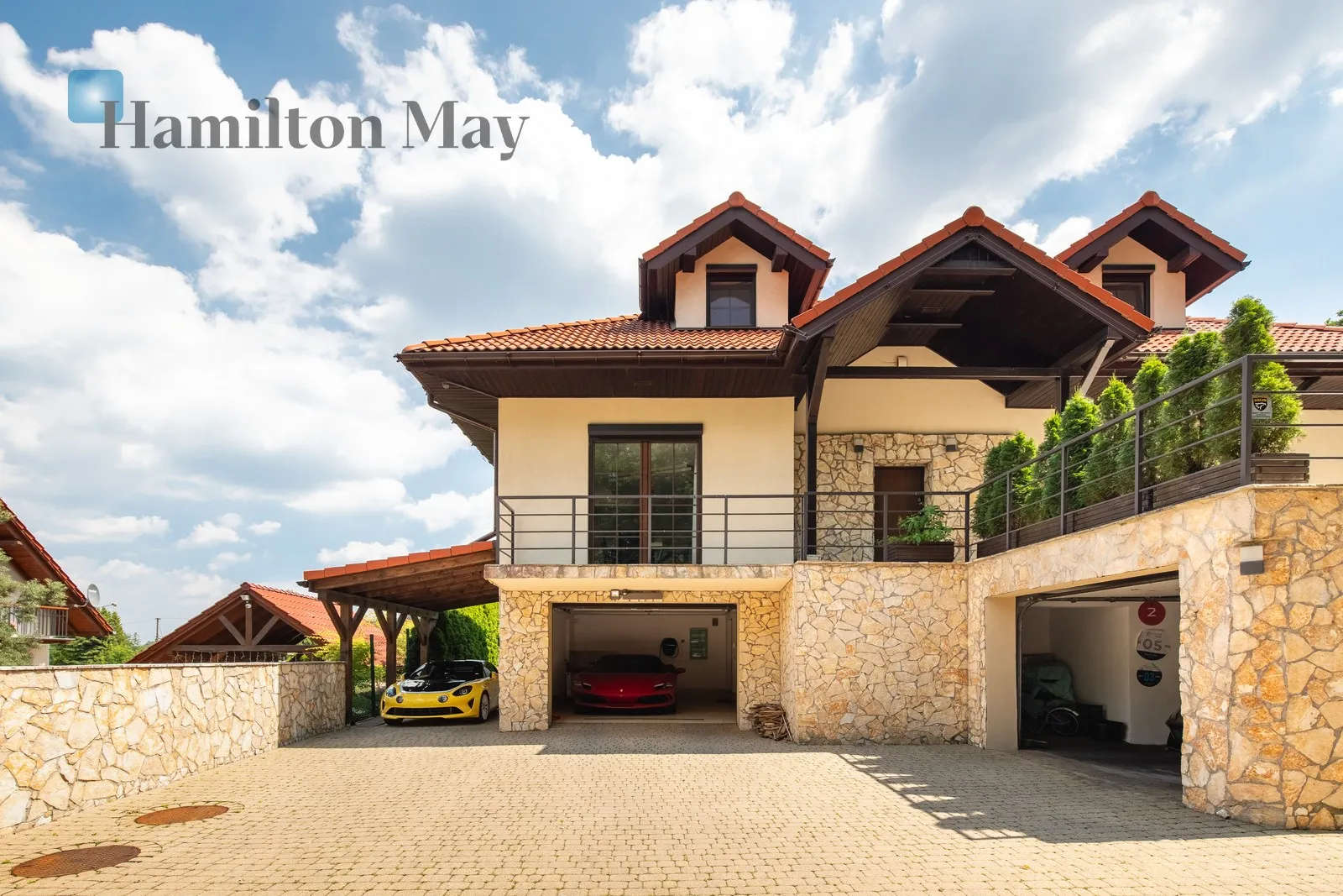 Street: Głogoczów Region: Głogoczów Price: 2750000 PLN Bedrooms: 3 Bathrooms: 2 - slider