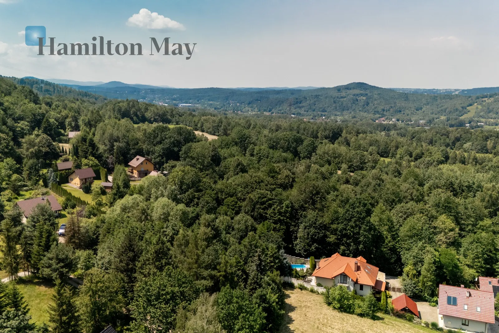 Region: Głogoczów Price: 2750000 PLN Bedrooms: 3 Bathrooms: 2 Plot size: 600m2 - slider