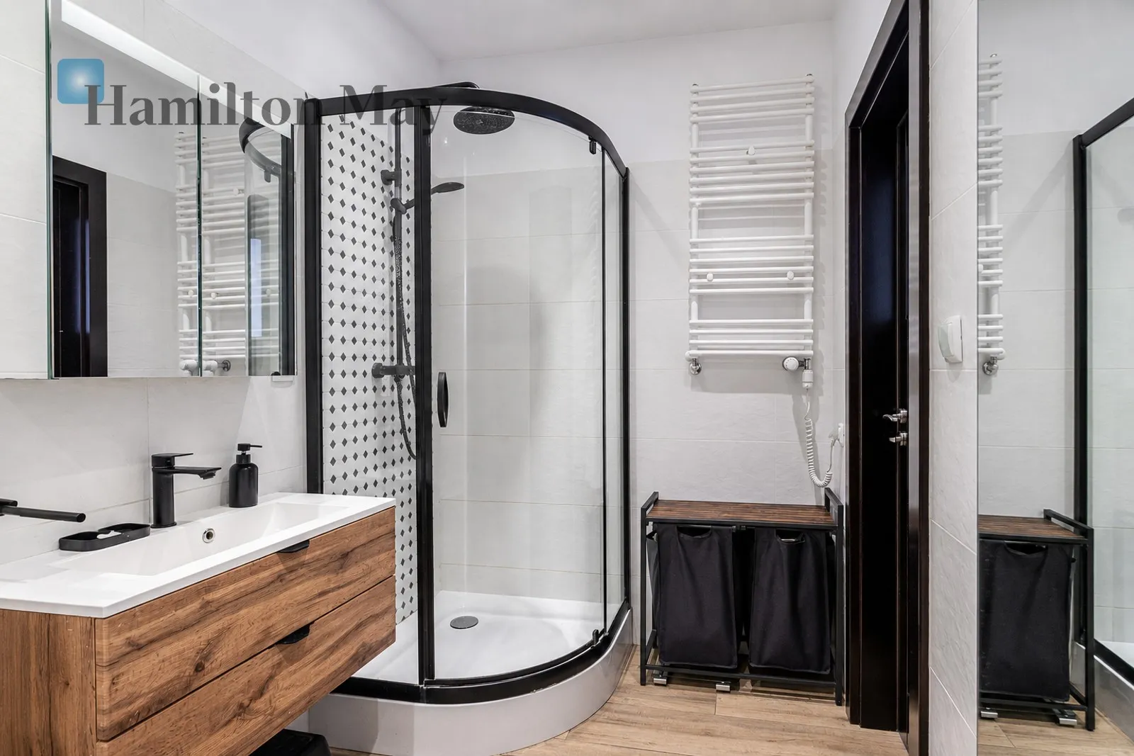 Level: 1 Price: 13900 PLN Bedrooms: 2 Bathrooms: 1 Size: 90m2 Price/m2: 154 PLN - slider