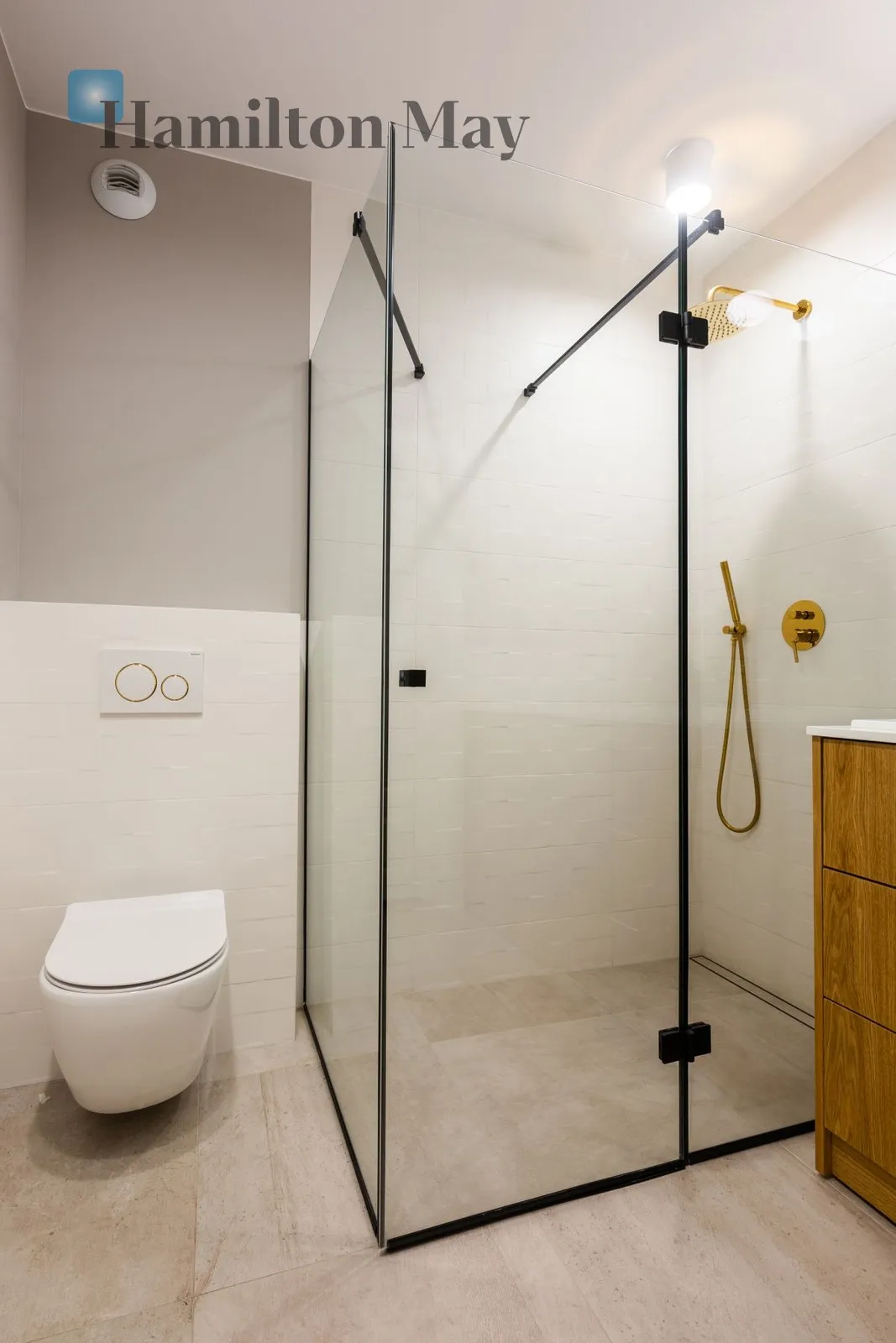 Region: Stare Miasto Distance to centre: 2.27 km Level: 4 Price: 1065960 PLN Bedrooms: 1 Bathrooms: 1 - slider