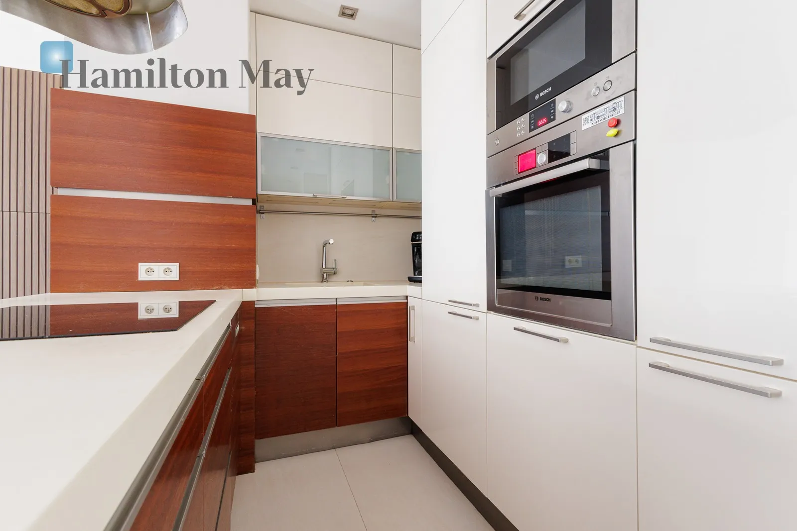Region: Wola Subregion: Czyste Distance to centre: 1.55 km Level: 2 Price: 4900 PLN Bedrooms: 1 Bathrooms: 1 Size: 55m2 Price/m2: 89 PLN - slider