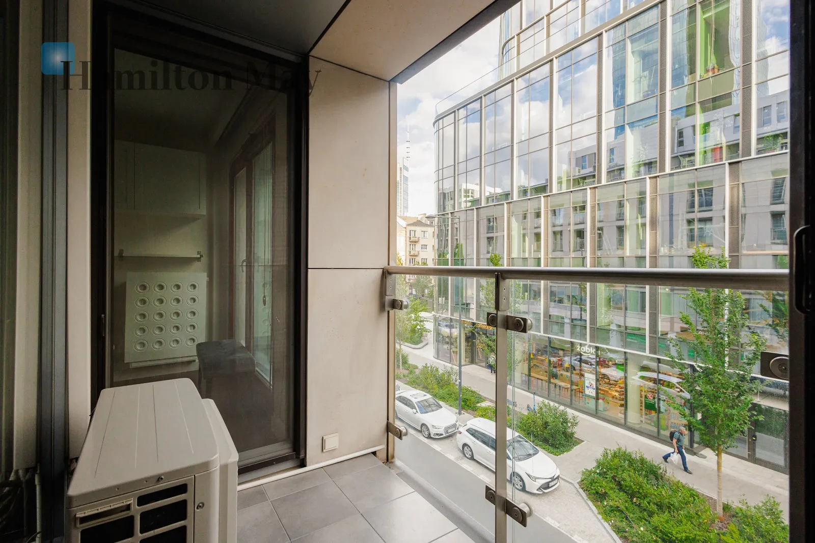 Subregion: Czyste Distance to centre: 1.55 km Level: 2 Price: 4900 PLN Bedrooms: 1 Bathrooms: 1 Size: 55m2 - slider