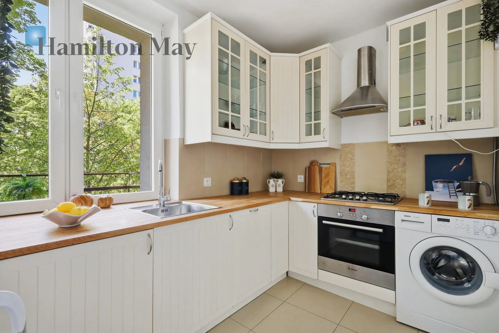Region: Śródmieście Subregion: Muranów Distance to centre: 2.82 km Level: 2 Price: 920000 PLN Bedrooms: 1 Bathrooms: 1 Size: 39m2 Price/m2: 23590 PLN - slider