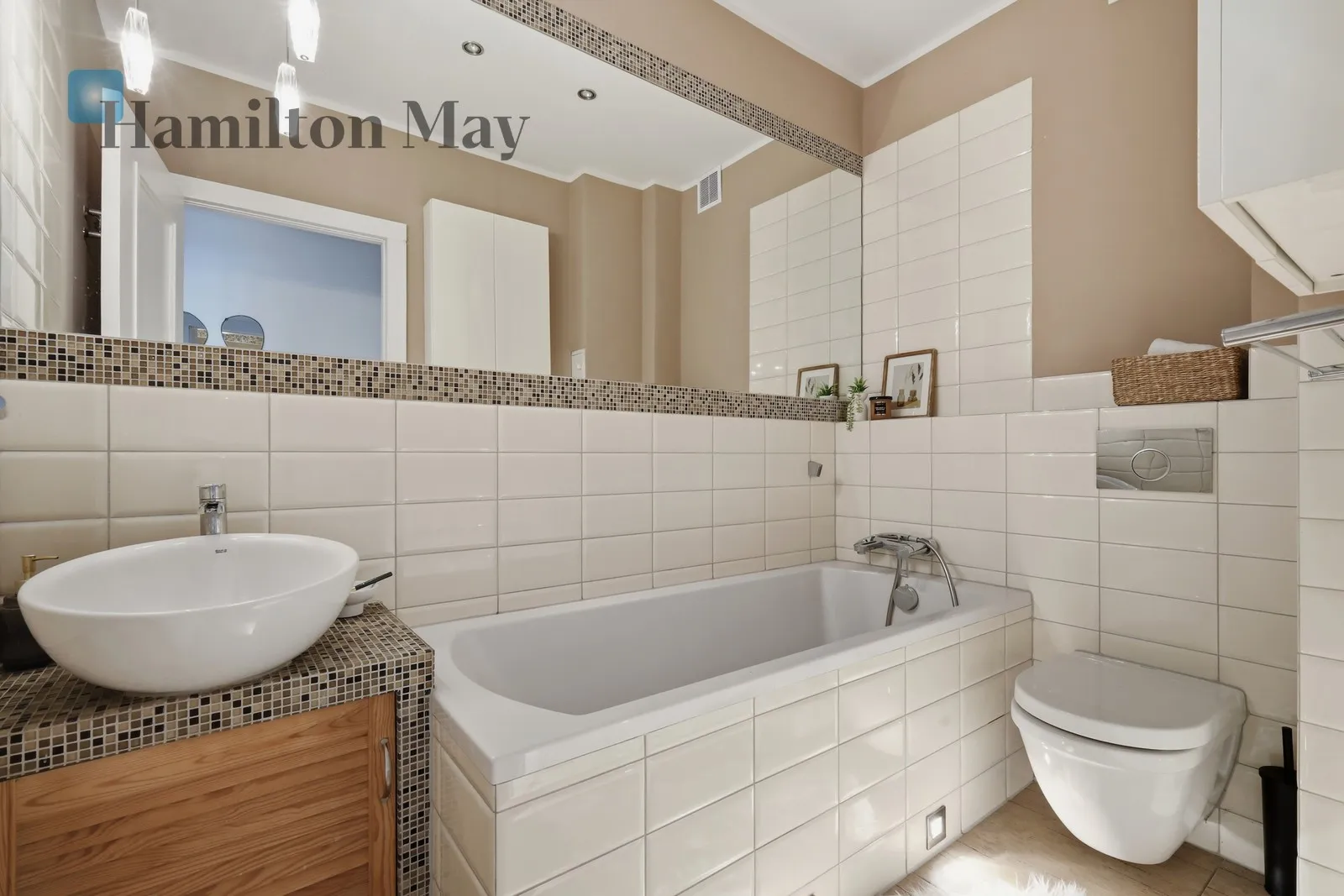 Street: Stanisława Dubois Region: Śródmieście Subregion: Muranów Distance to centre: 2.82 km Level: 2 Price: 920000 PLN Bedrooms: 1 Bathrooms: 1 - slider