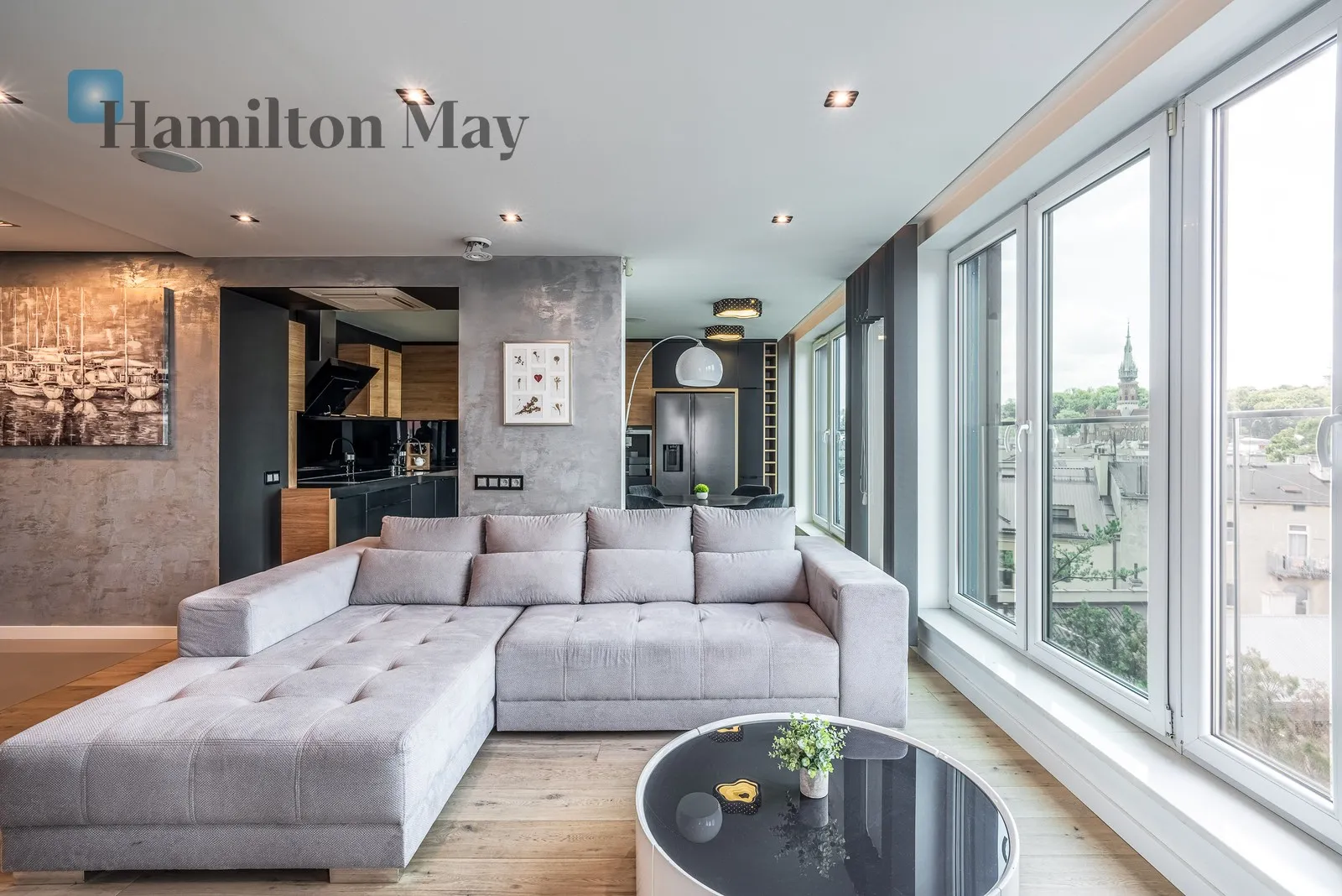 City: Kraków Street: Nadwiślańska Region: Podgórze Distance to centre: 1.92 km Level: 6 Price: 12000 PLN Bedrooms: 3 Bathrooms: 2 - slider