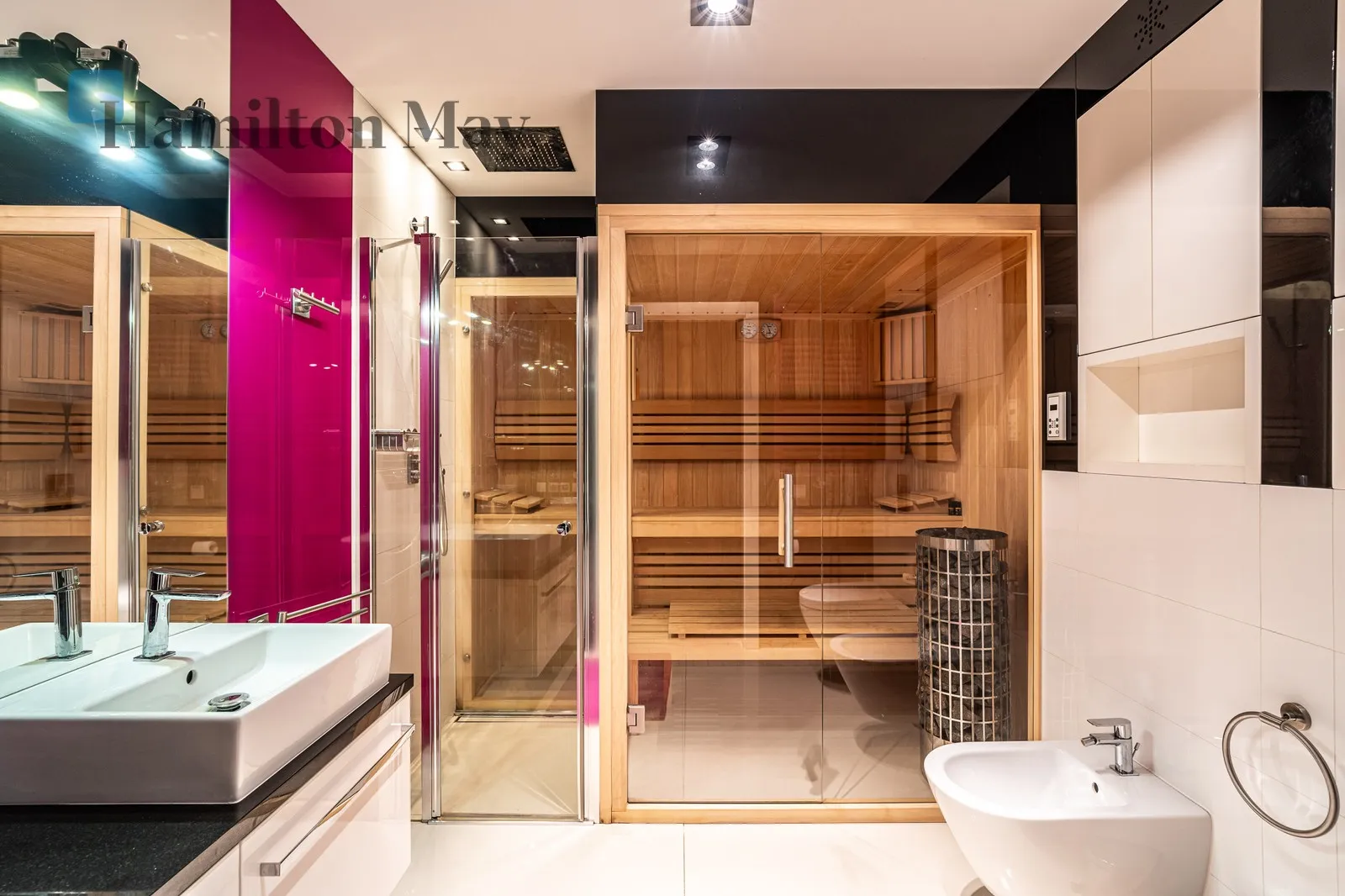Distance to centre: 1.92 km Level: 6 Price: 12000 PLN Bedrooms: 3 Bathrooms: 2 - slider