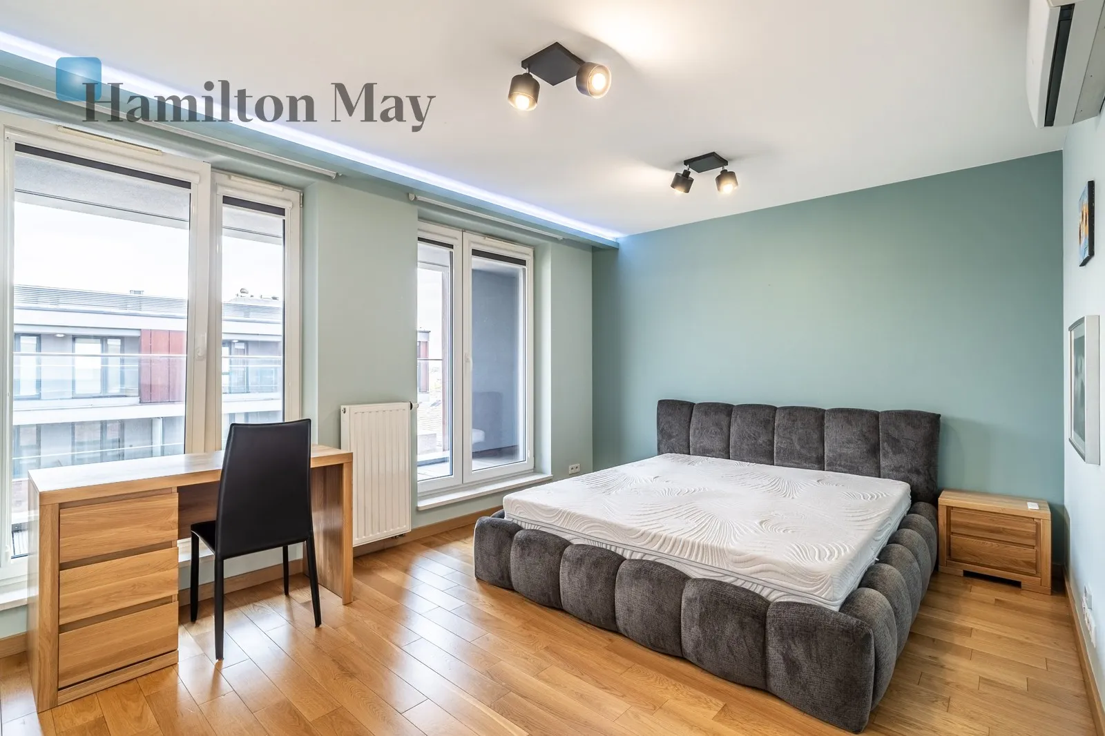 Price: 12000 PLN Bedrooms: 3 Bathrooms: 2 Size: 160m2 - slider