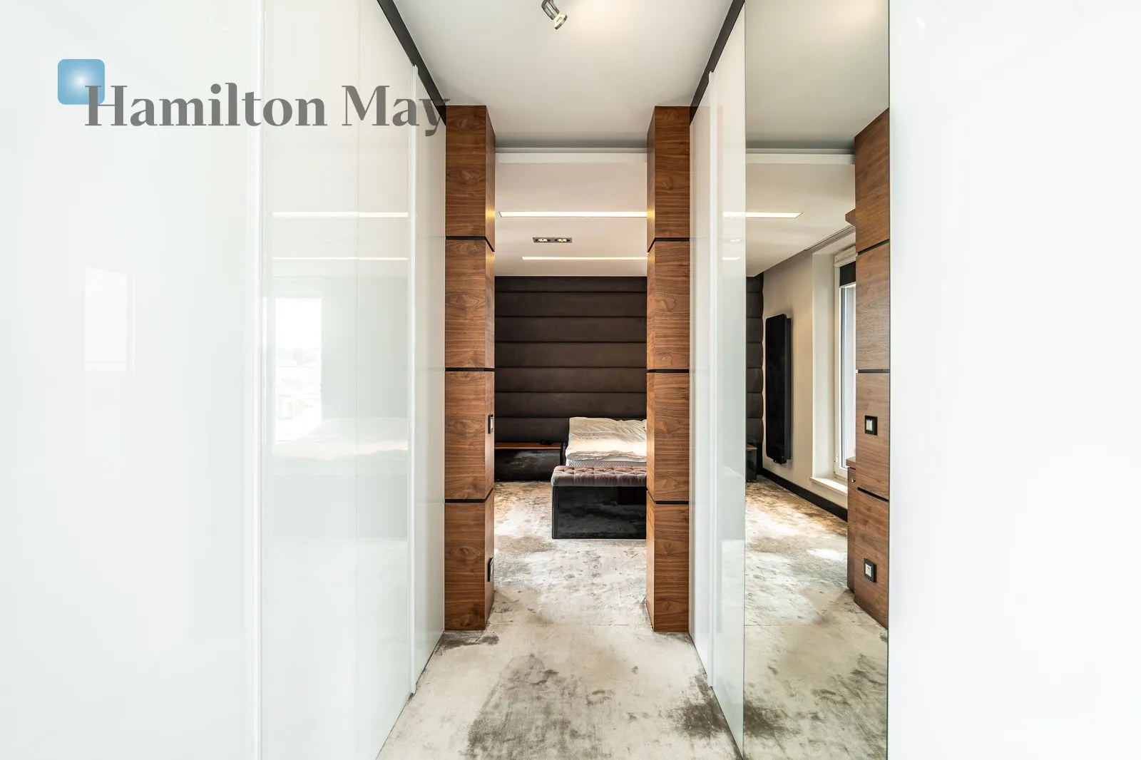 Level: 6 Price: 12000 PLN Bedrooms: 3 Bathrooms: 2 - slider