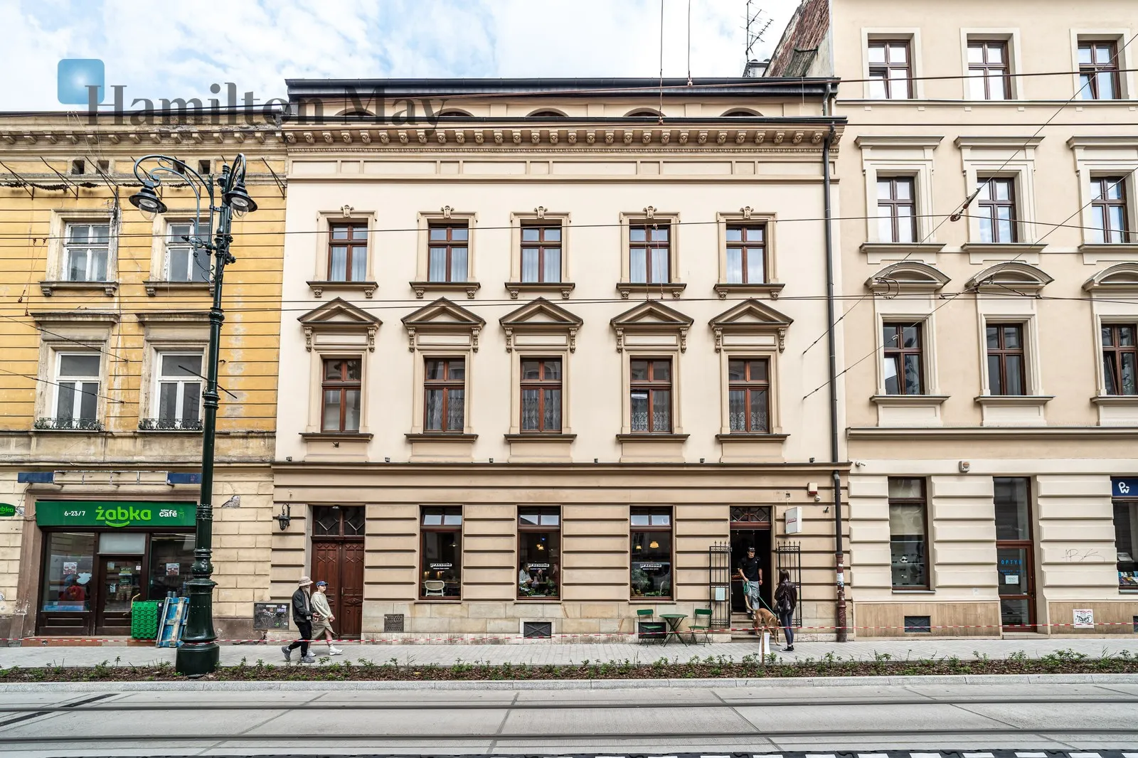 Przestrzenne mieszkanie w Starym Mieście, w kameralnej rodzinnej kamienicy - slider