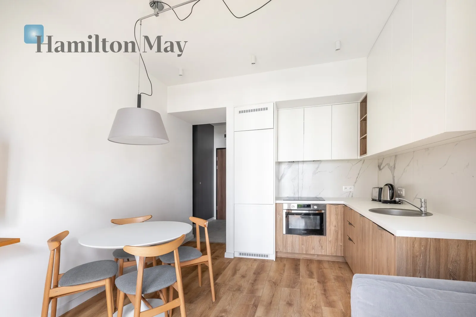 Street: Rakowicka Region: Stare Miasto Distance to centre: 1.56 km Level: 1 Price: 4000 PLN Bedrooms: 2 Bathrooms: 1 Size: 45m2 Price/m2: 89 PLN - slider
