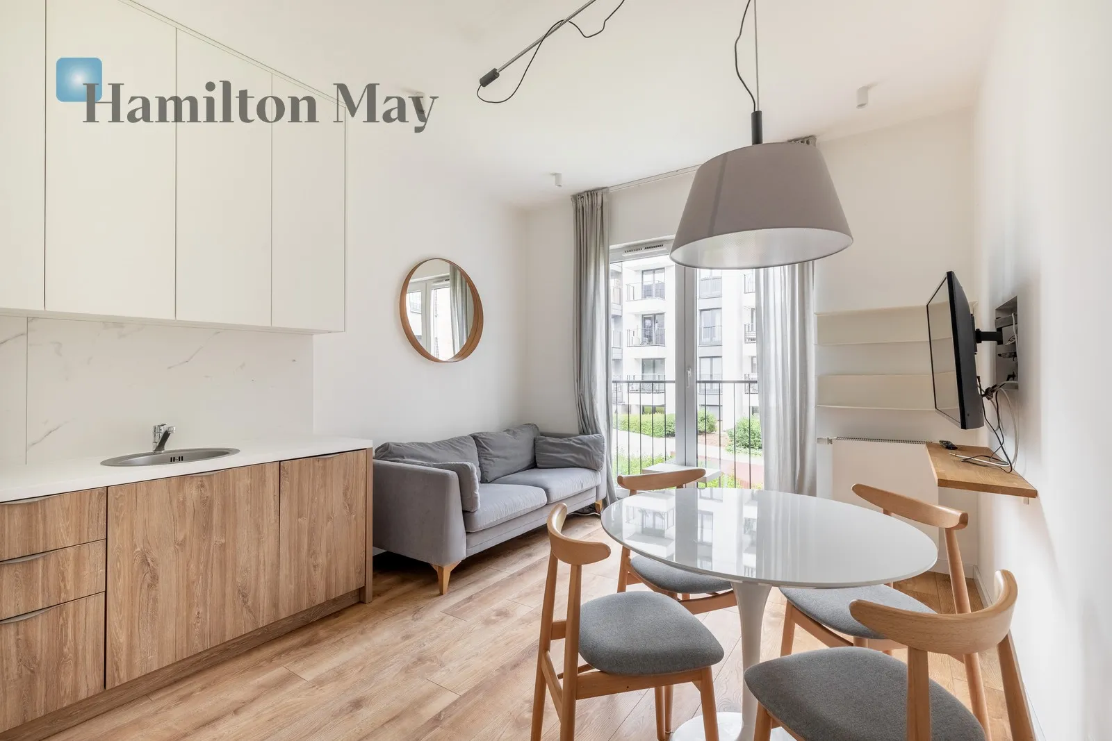 City: Kraków Street: Rakowicka Region: Stare Miasto Distance to centre: 1.56 km Level: 1 Price: 4000 PLN Bedrooms: 2 Bathrooms: 1 - slider