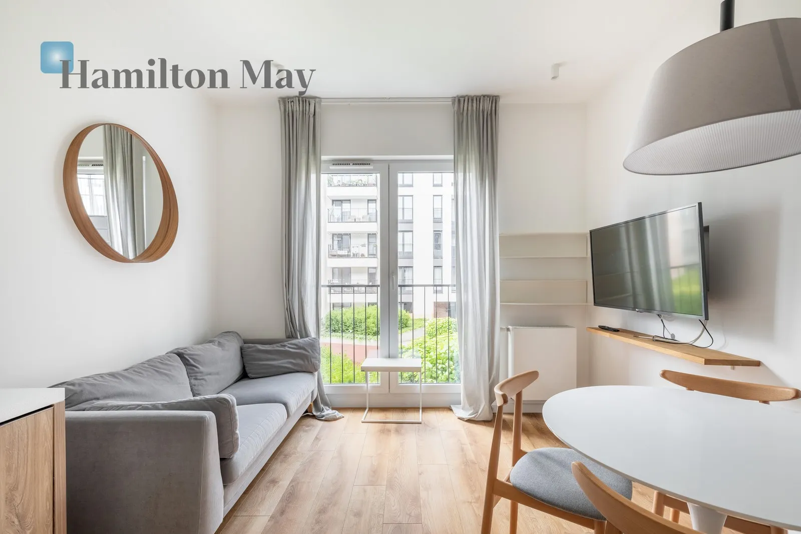 City: Kraków Street: Rakowicka Region: Stare Miasto Distance to centre: 1.56 km Level: 1 Price: 4000 PLN Bedrooms: 2 - slider
